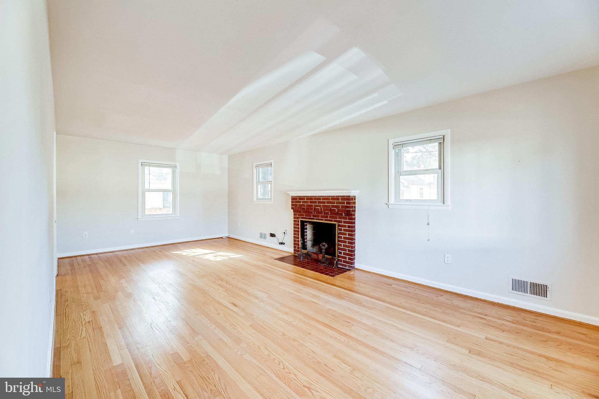 2414 KEY Boulevard – photo 3