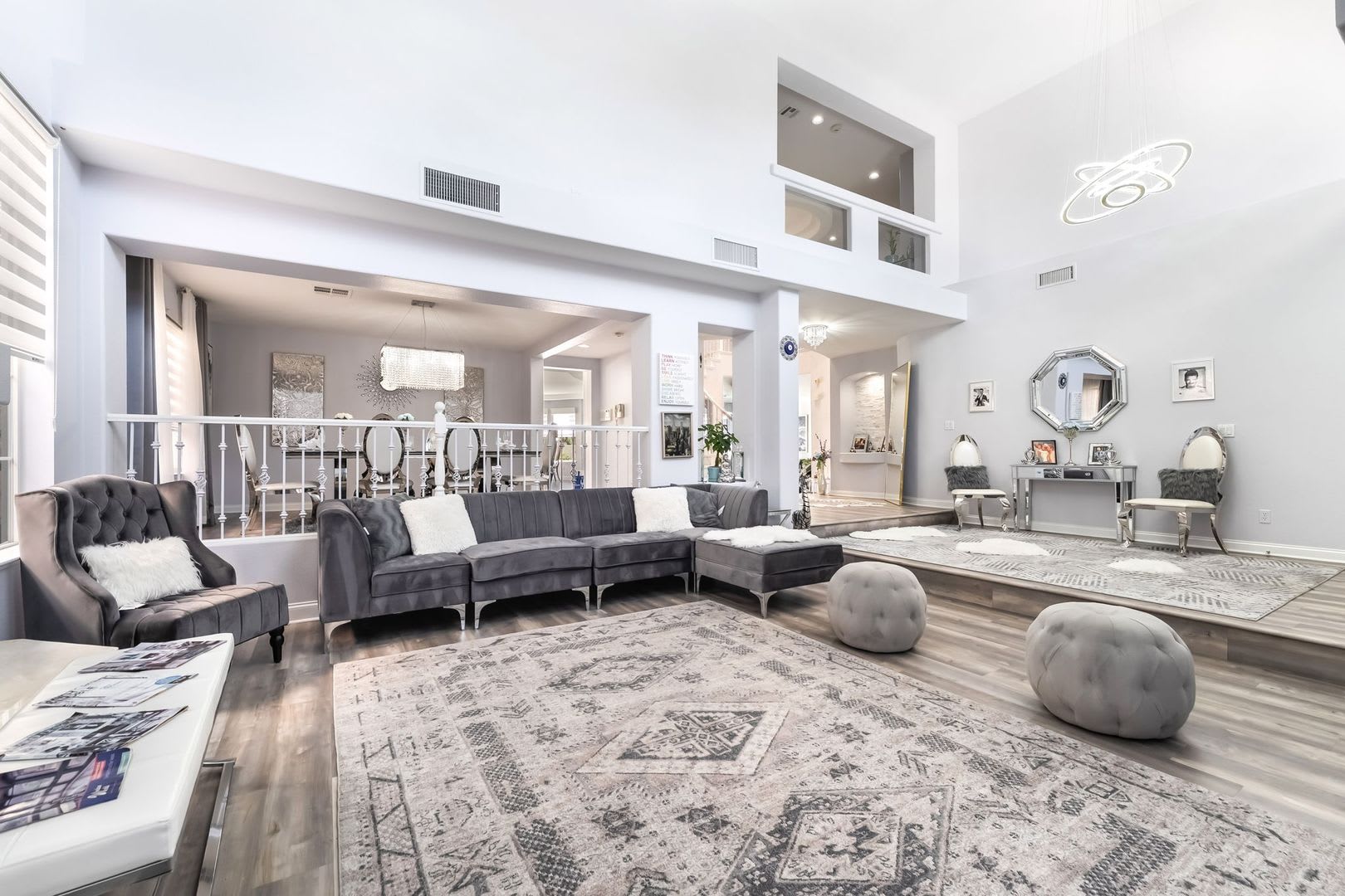Luxury Living in Guard-Gated Royal Highlands! – photo 5