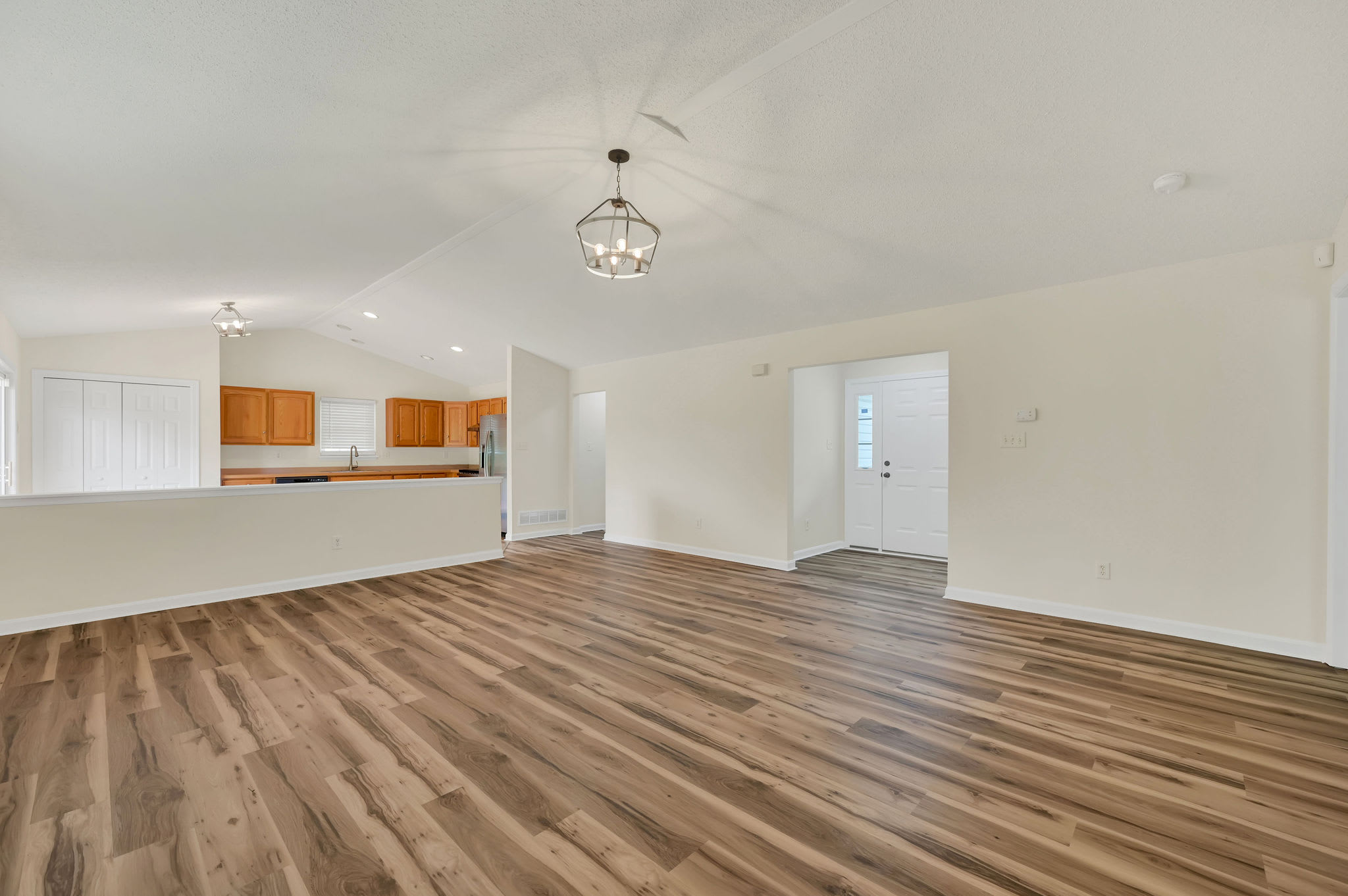 270 Oaknoll Ave – photo 4