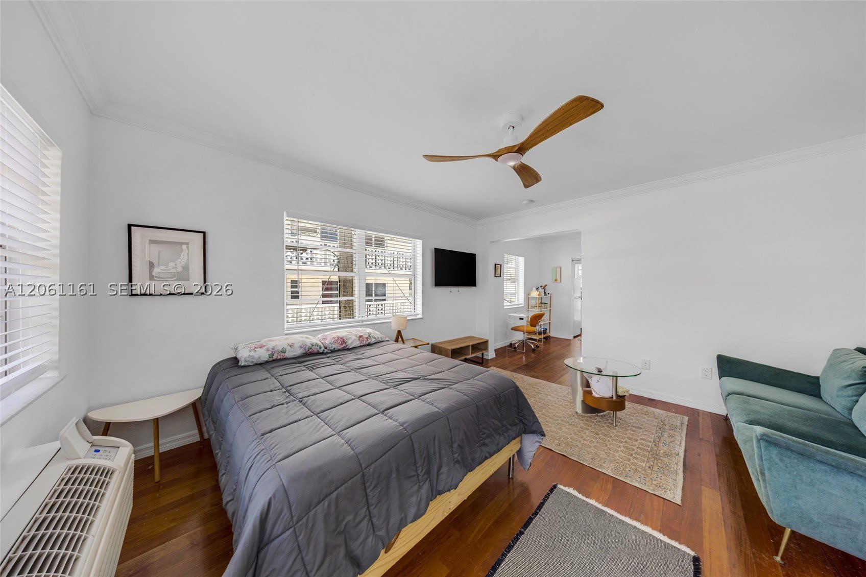 901 Meridian Ave – photo 2