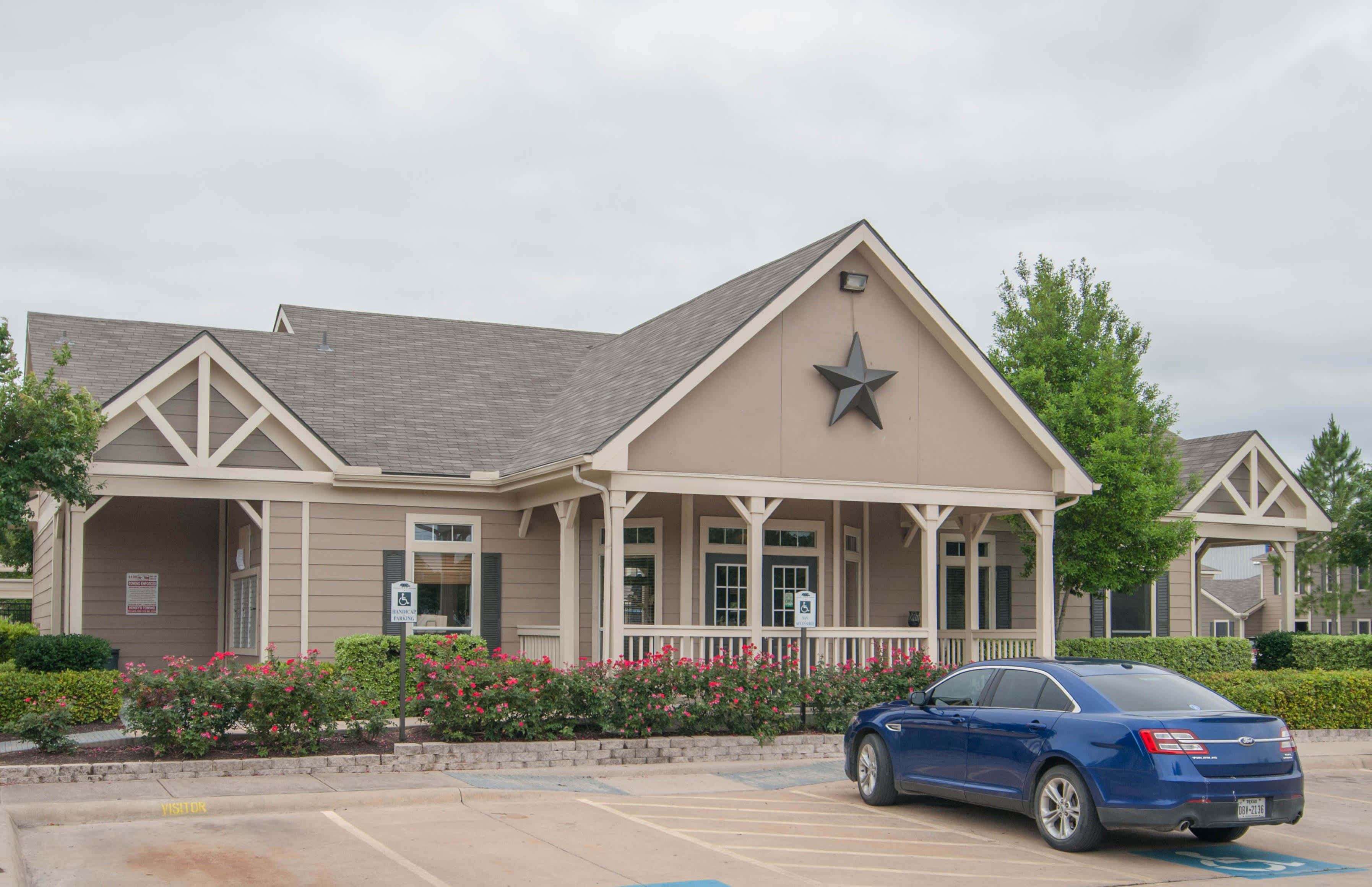 Southpark Village – photo 2