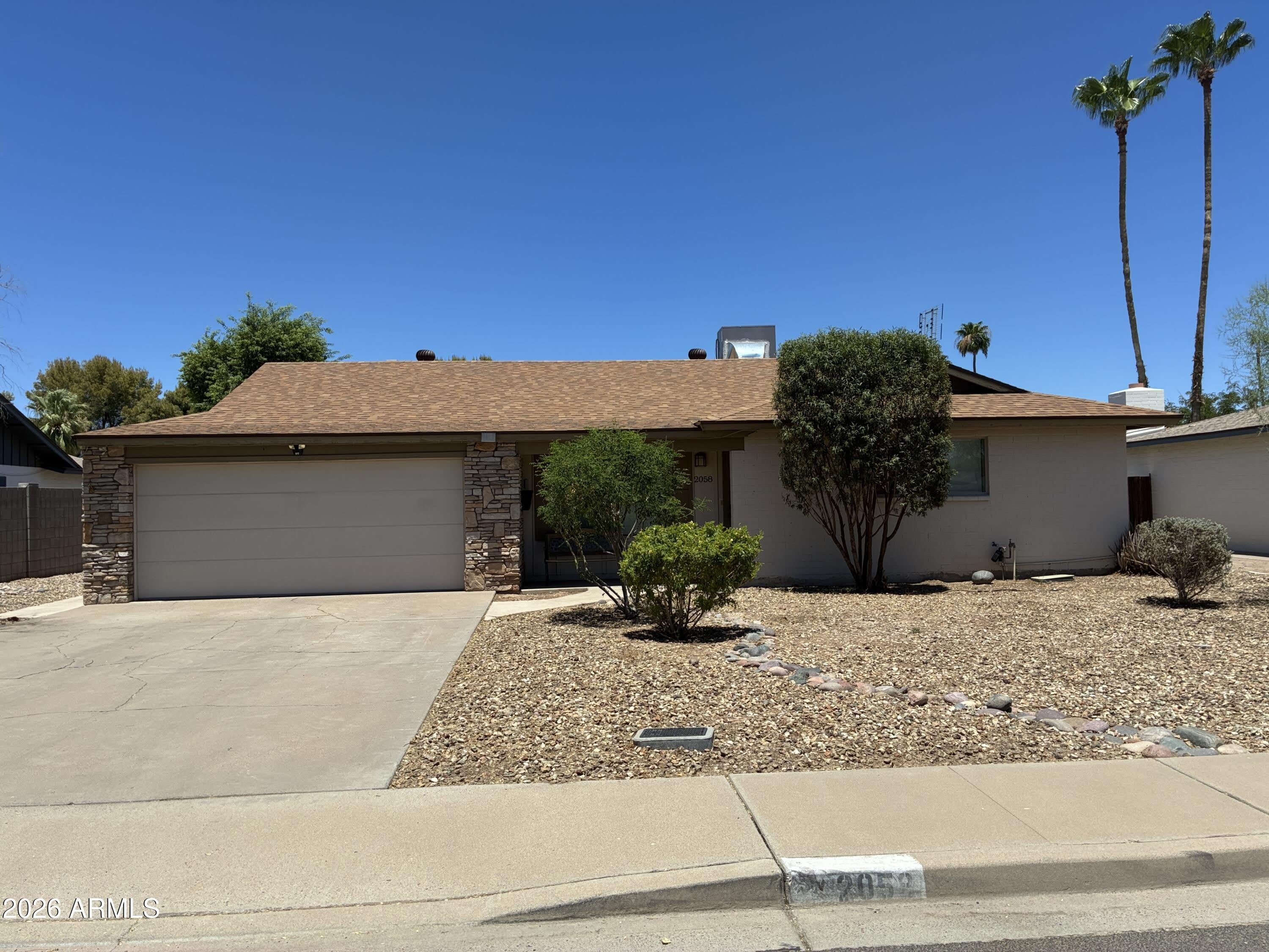 2058 E FREMONT Drive – photo 1