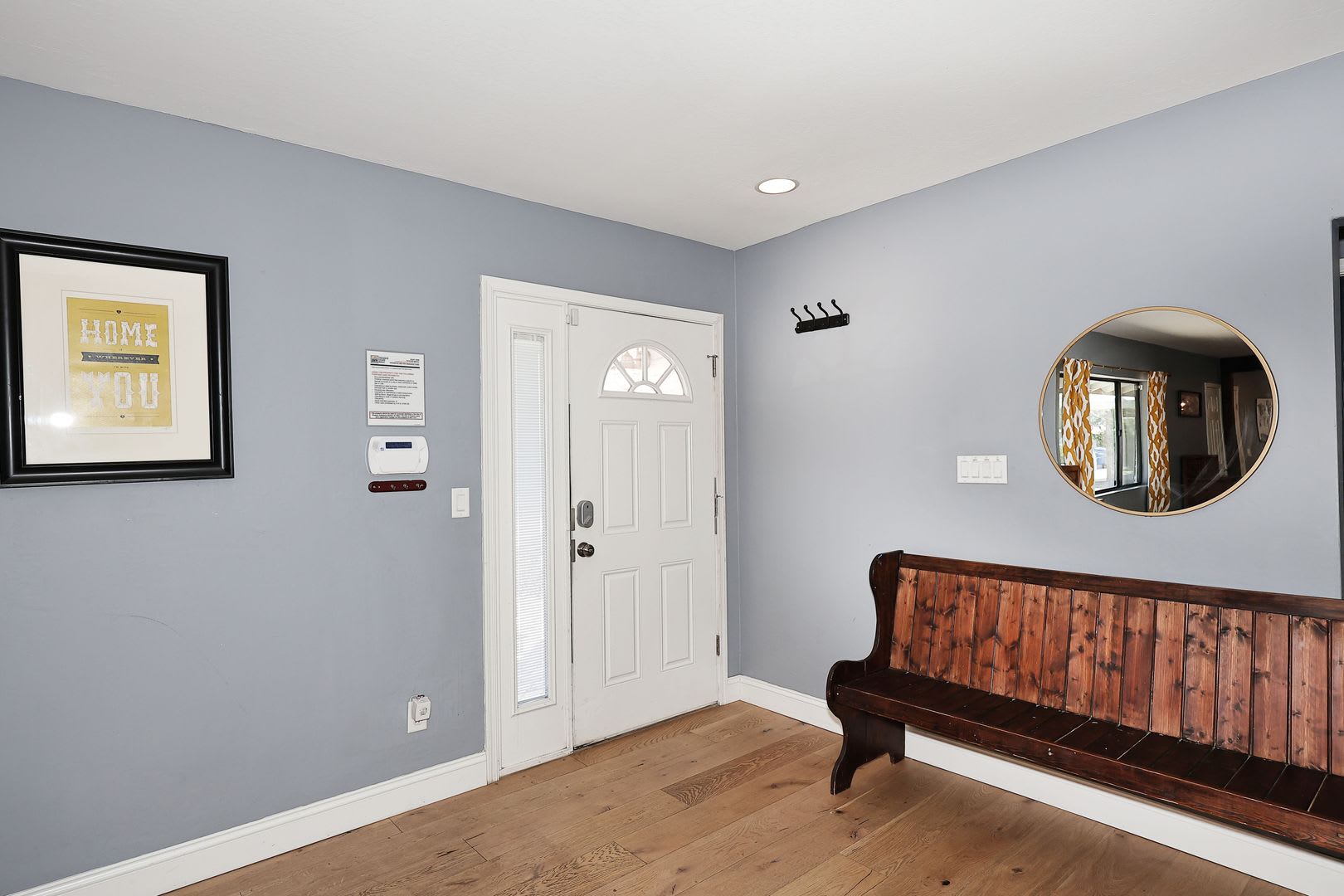 Fully Furnished Remodeled 4 Bedroom 4 Bathroom Home With Spacious Back Yard Pool In Central Phoenix – photo 4