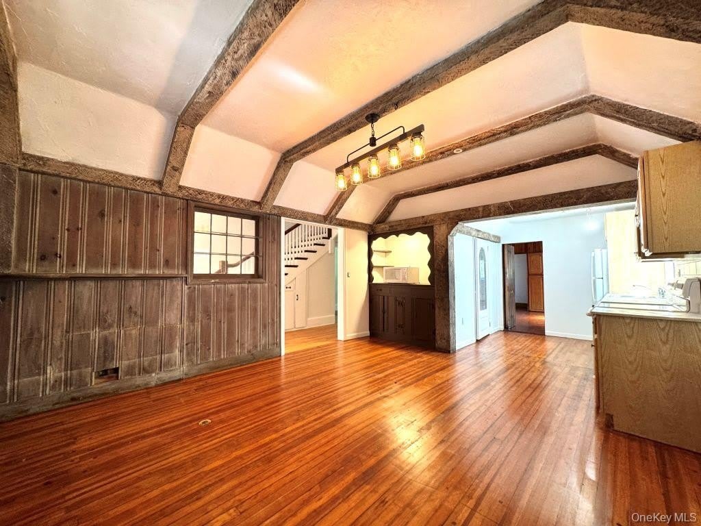 560 Taxter Road – photo 3