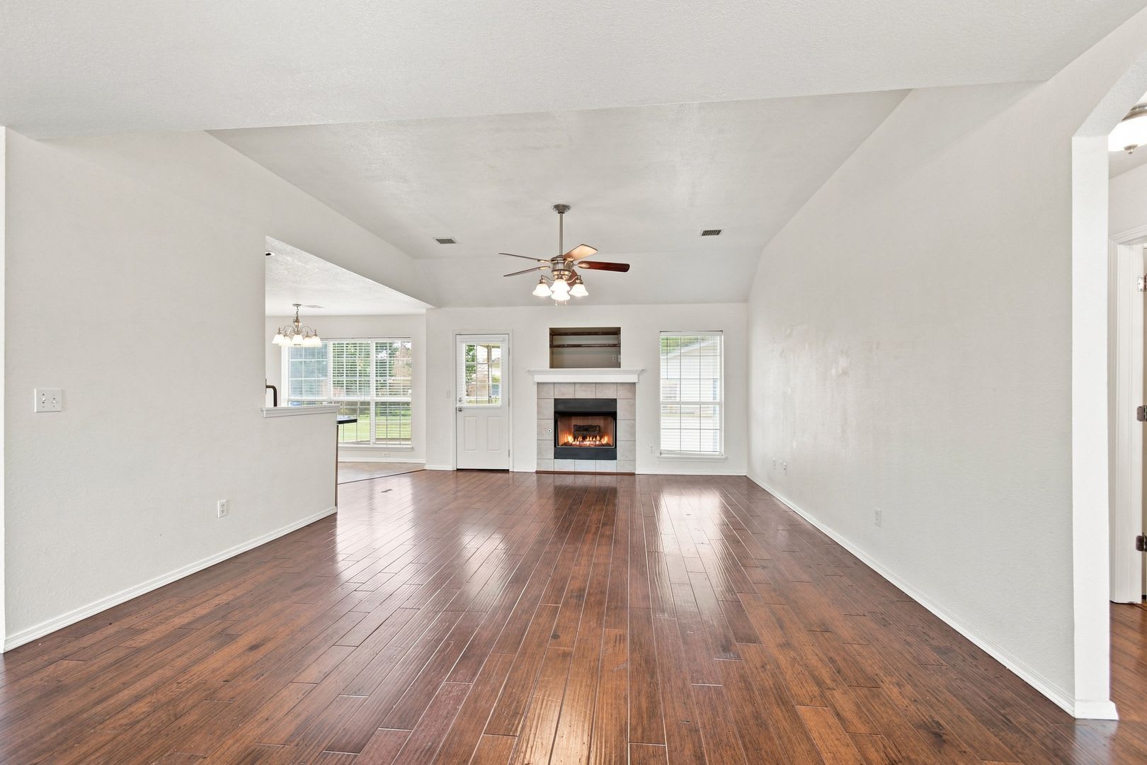 Spacious 3-Bedroom Home in Coweta with Fireplace & Covered Patio! – photo 3