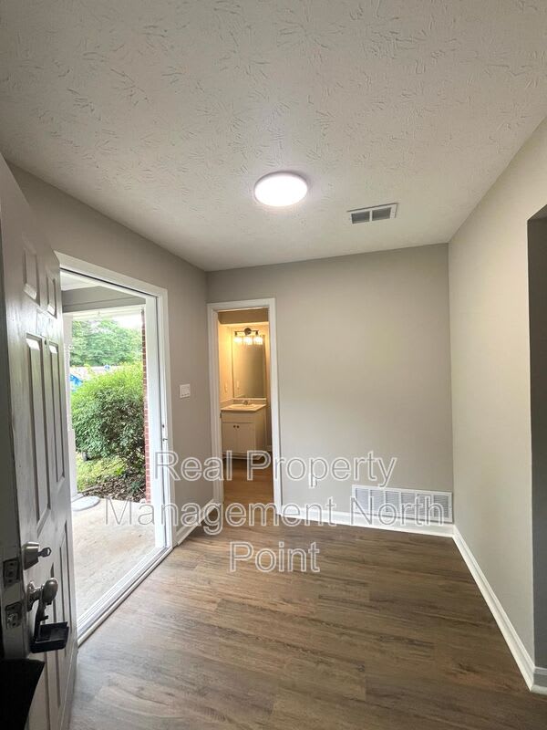 5843 Summerglen Ln – photo 3