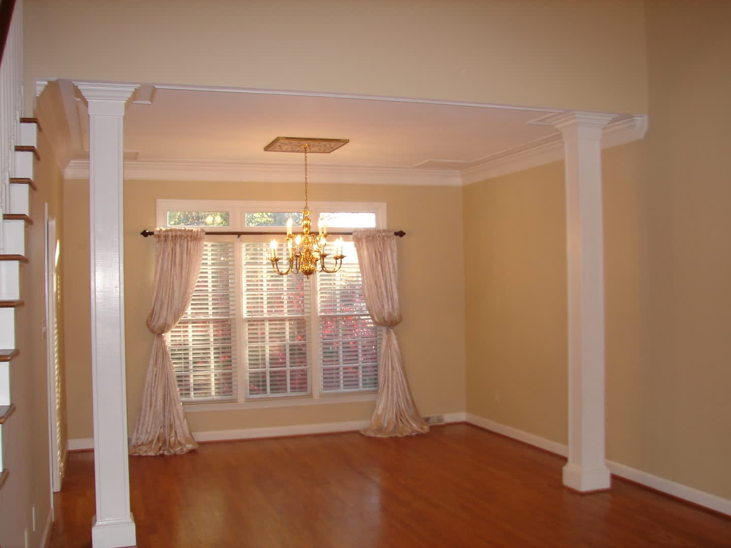 Gorgeous 3 Bedroom Home in Ashley Park! – photo 3