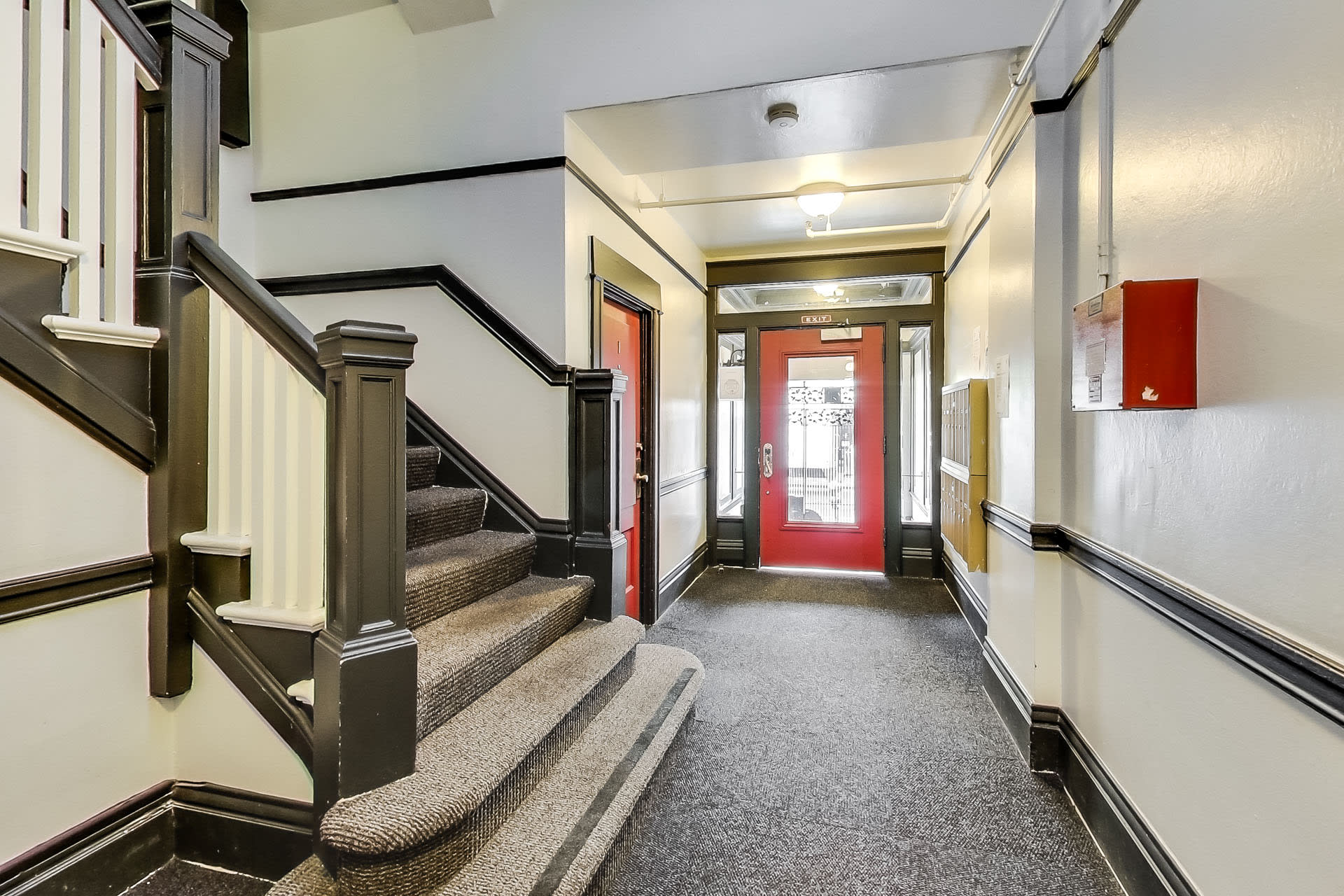 747 Ellis Apartments – photo 2