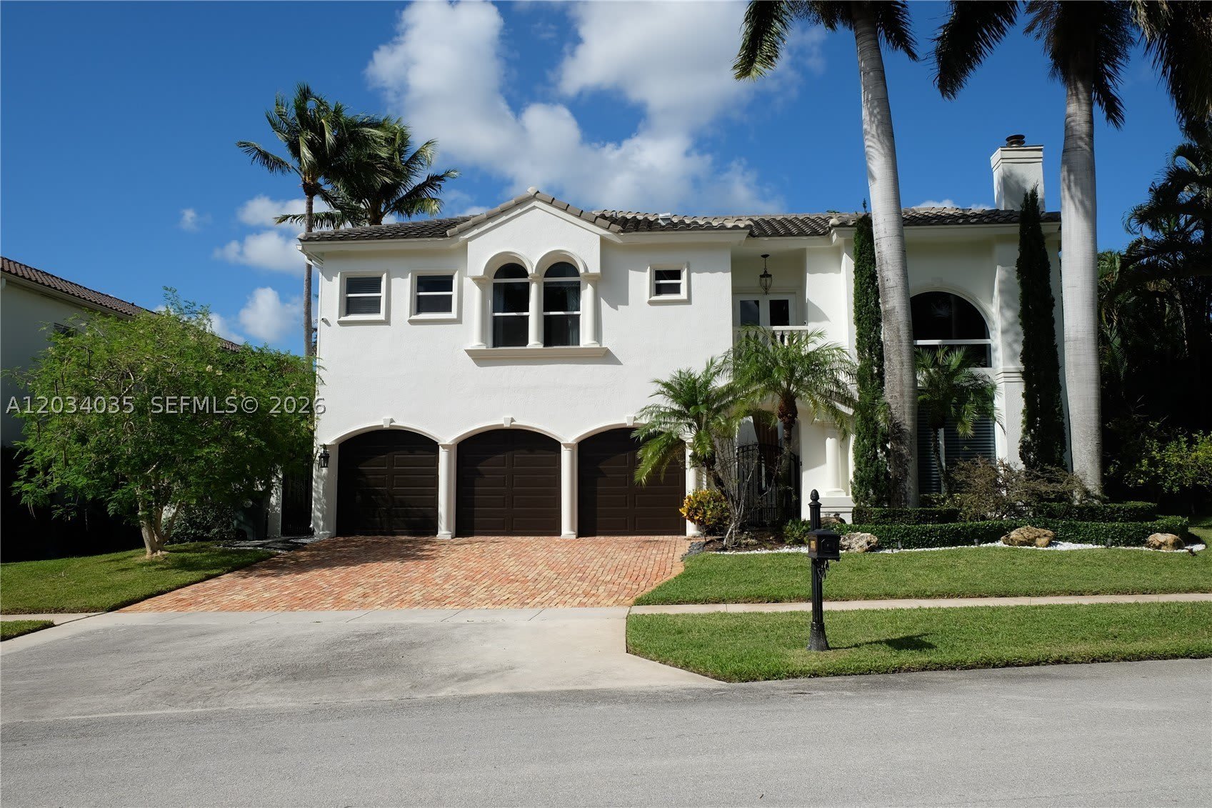 375 SW 16th St – photo 1
