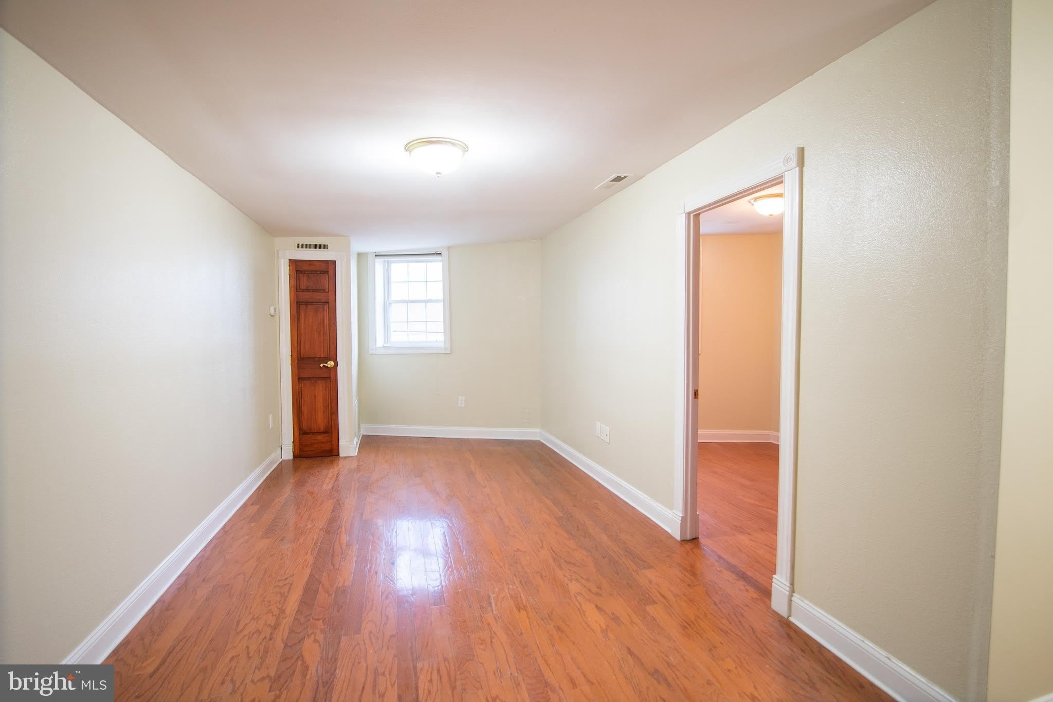 1124 E PASSYUNK Avenue – photo 2