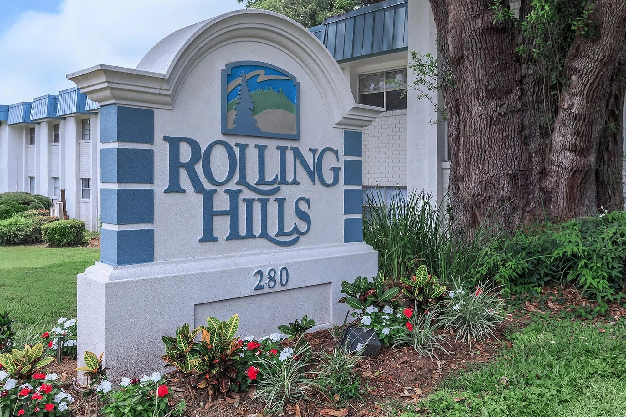 Rolling Hills Apartments – photo 2
