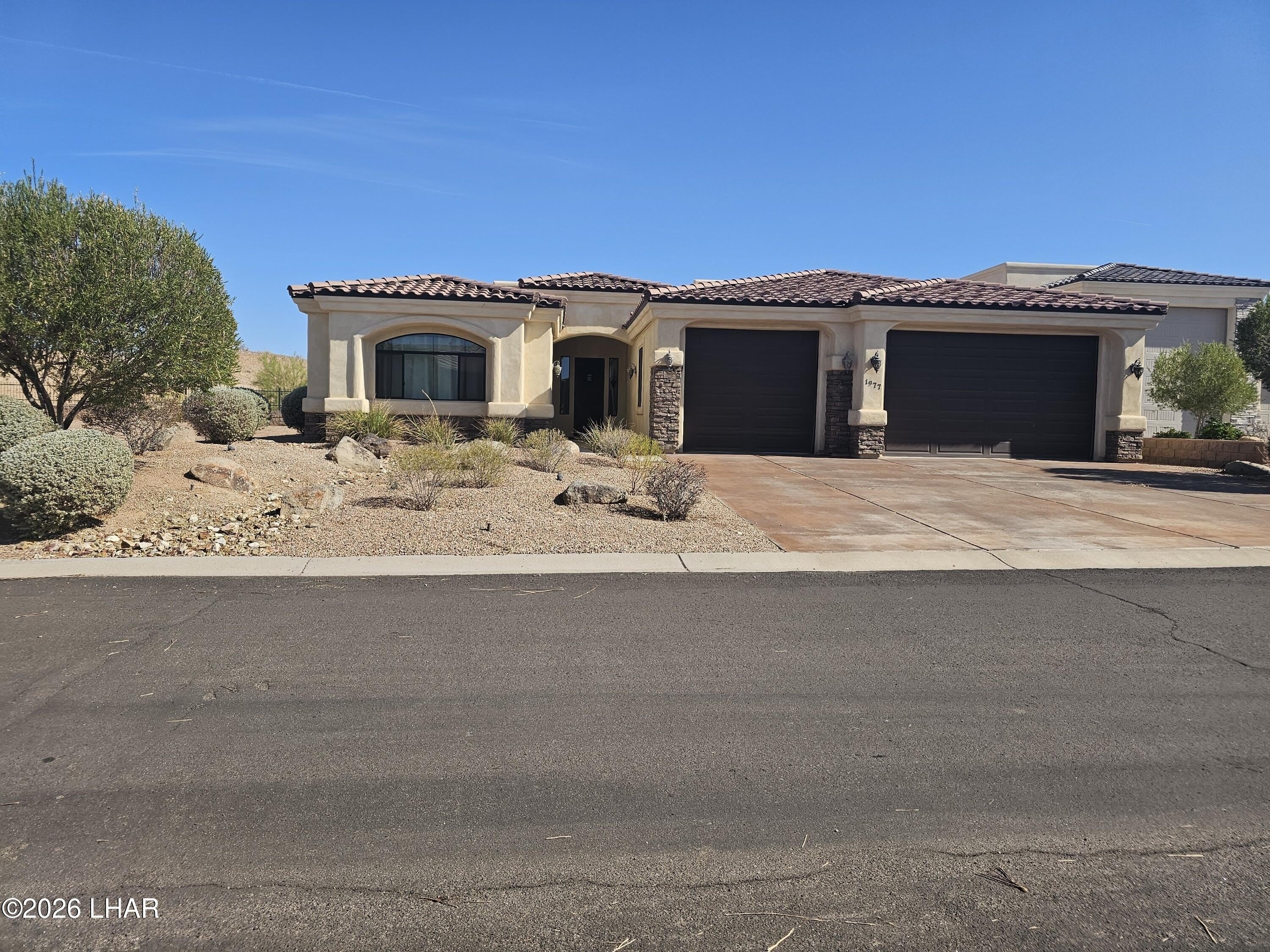 1977 E Troon Dr – photo 2