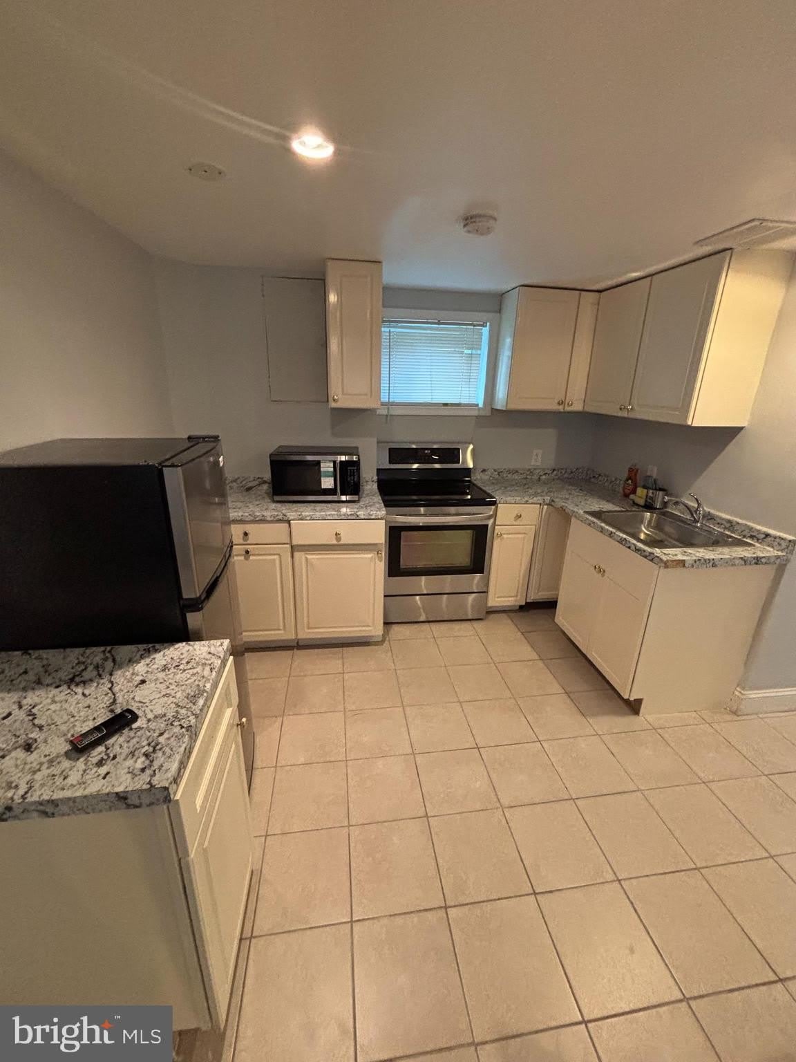4001 ECHODALE Avenue – photo 5