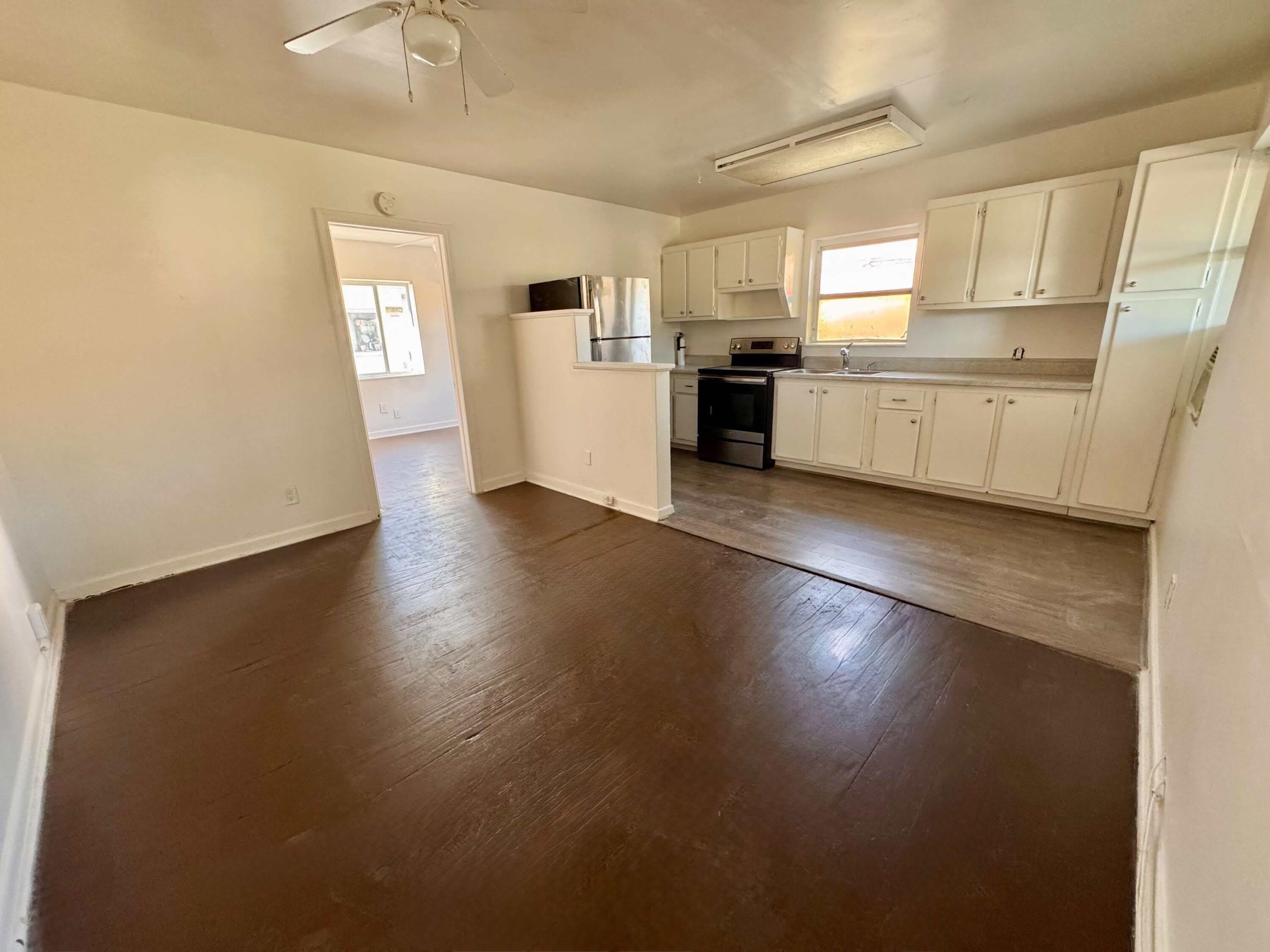 2515 Avenue E – photo 4
