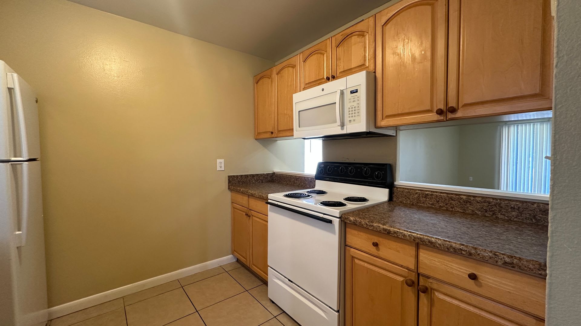 Bright 2BR/2BA Apartment Near Winter Springs Town Center – Available NOW!! – photo 4