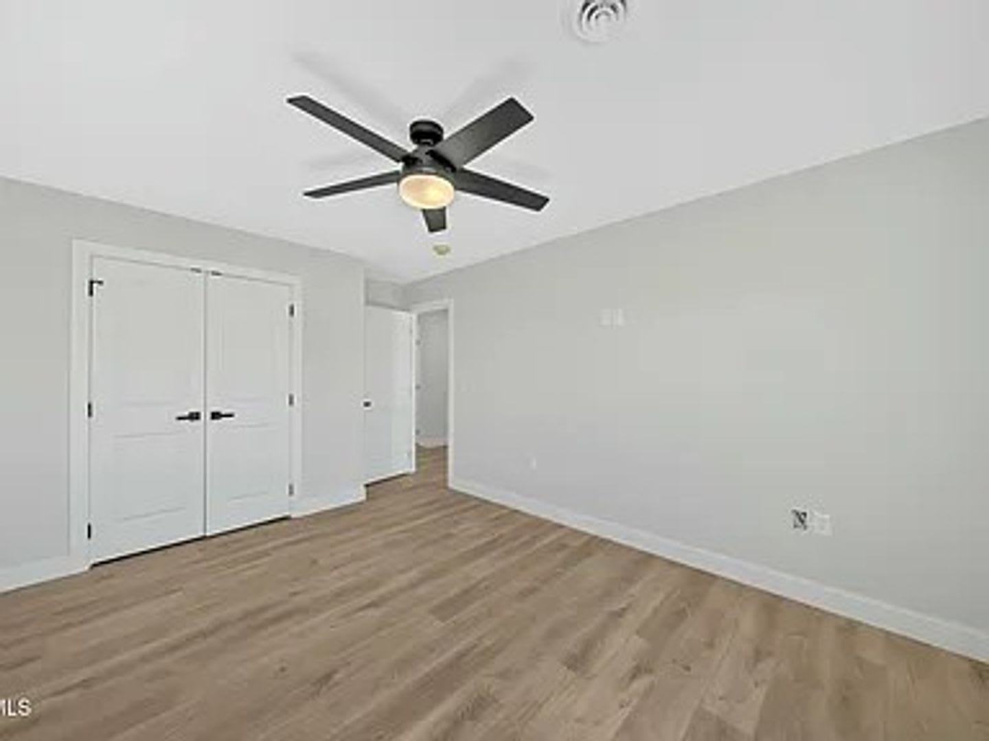 New 4BR/3.5BA Townhome in Meadowview – Modern Living in a Peaceful Historic Setting Near Emory & Henry – photo 5