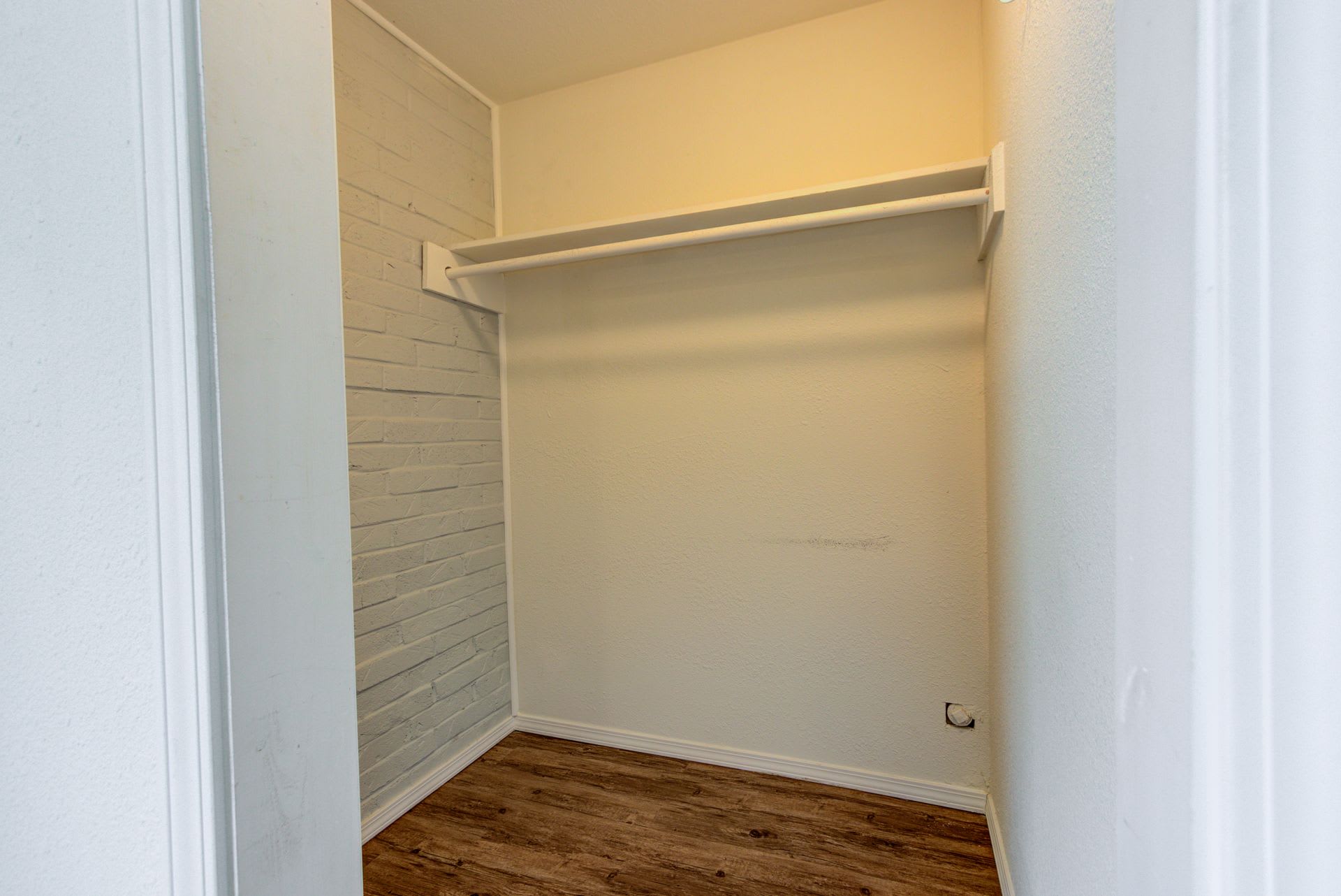 "The Belle Grove" One Bedroom Apartments (Wifi Included) – photo 5