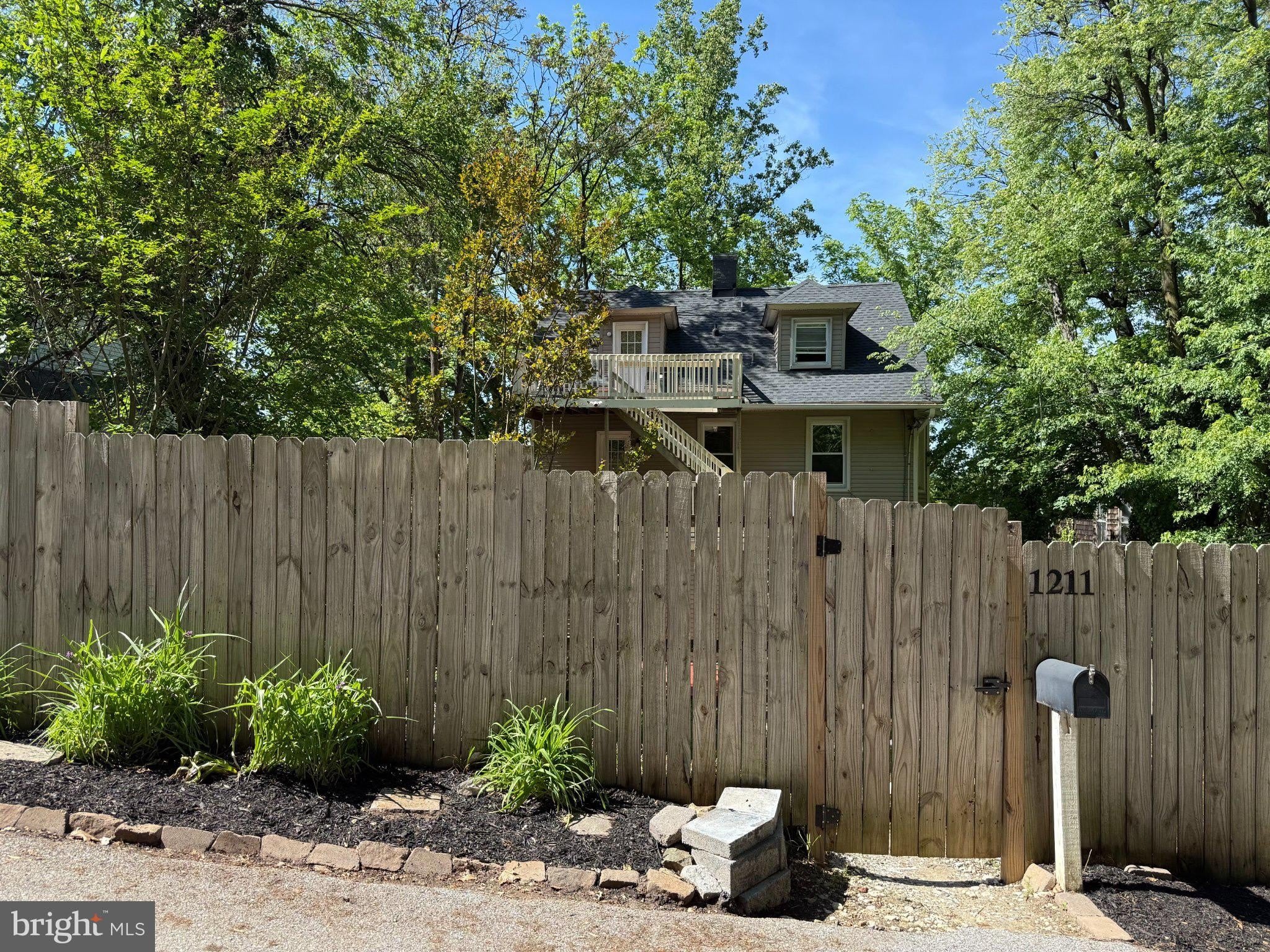 1211 W NORTHERN Parkway W – photo 3