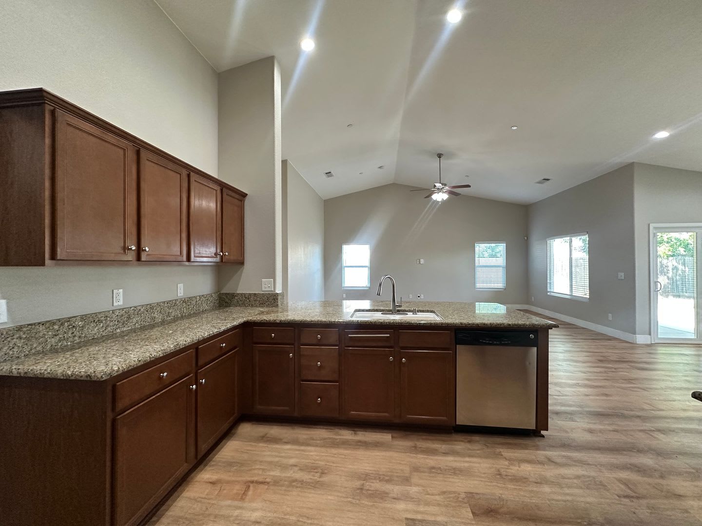 Spacious Lemoore home coming soon, pet friendly! – photo 2