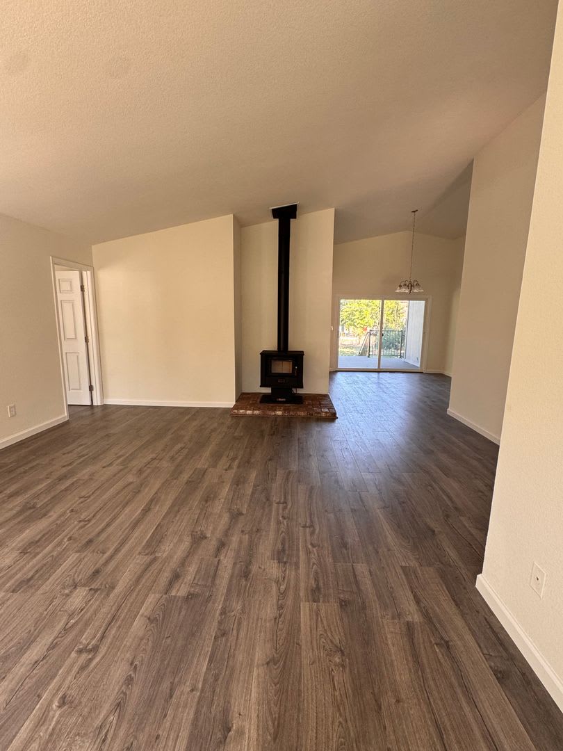 Beautifully Renovated Single-Story Home in Gated Lake of the Pines- single level huge lot! – photo 3