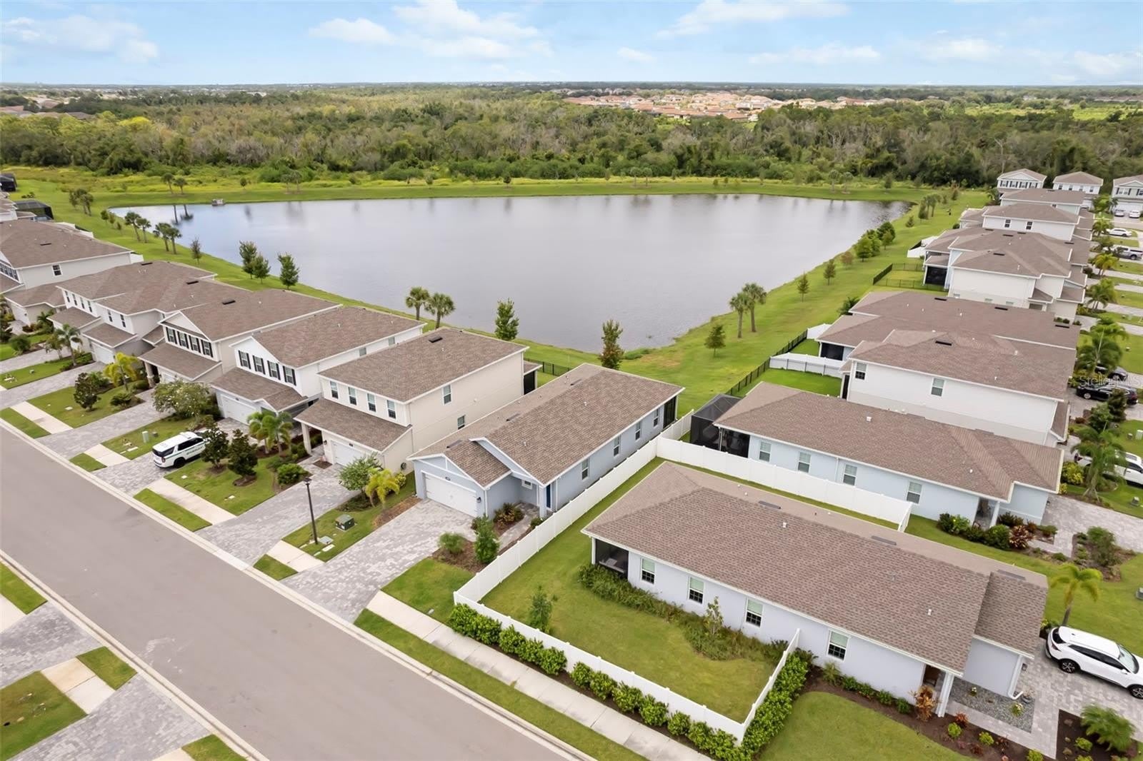 14008 CRIMSON Avenue – photo 2