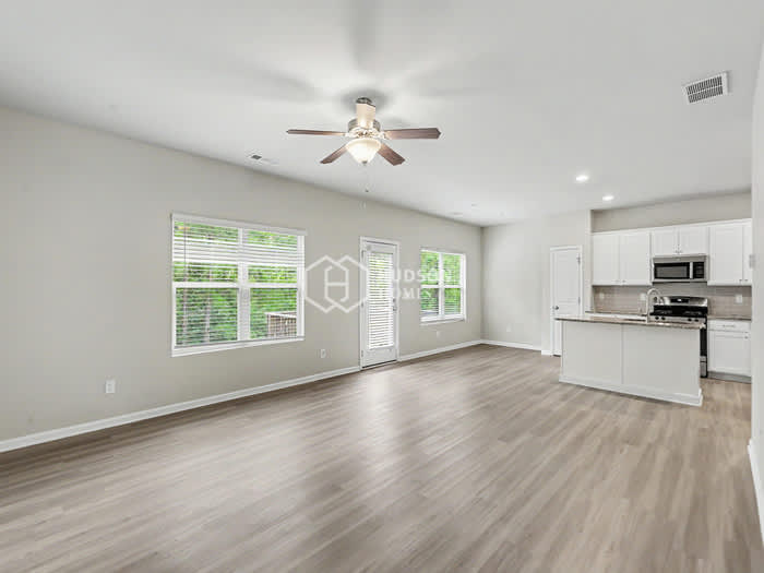 302 South Fortune Way – photo 4