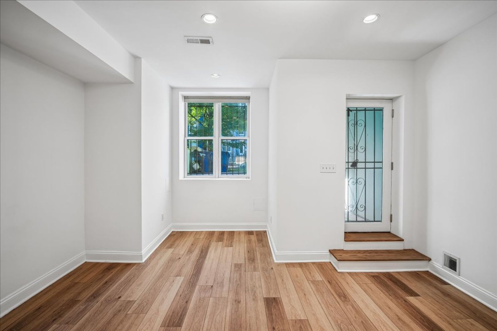 Modern 2BR 2BA Apartment in Columbia Heights – photo 3