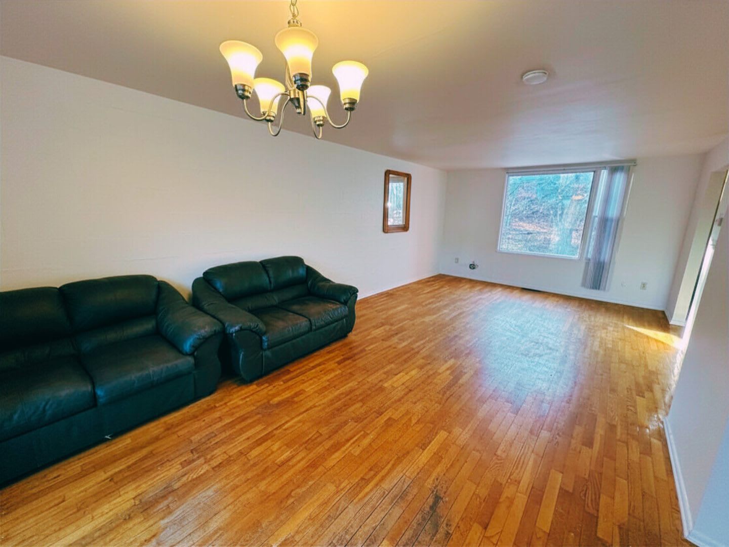 115 James St – photo 2