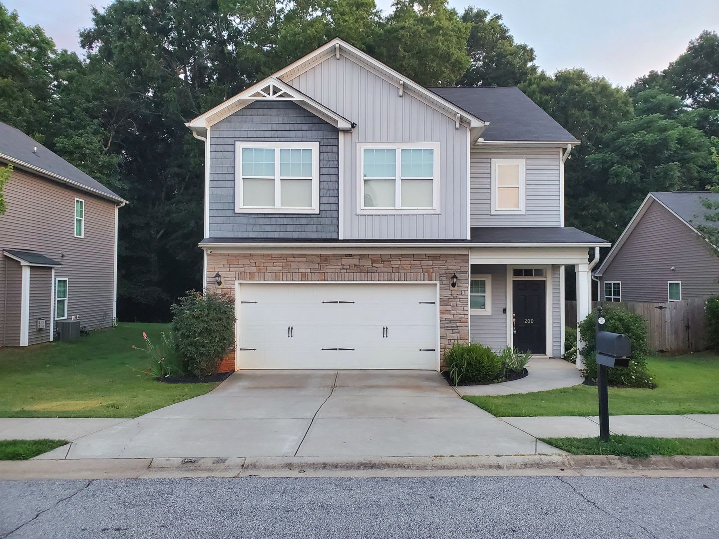 Simpsonville 3 2 5 2 100 Sf – photo 1