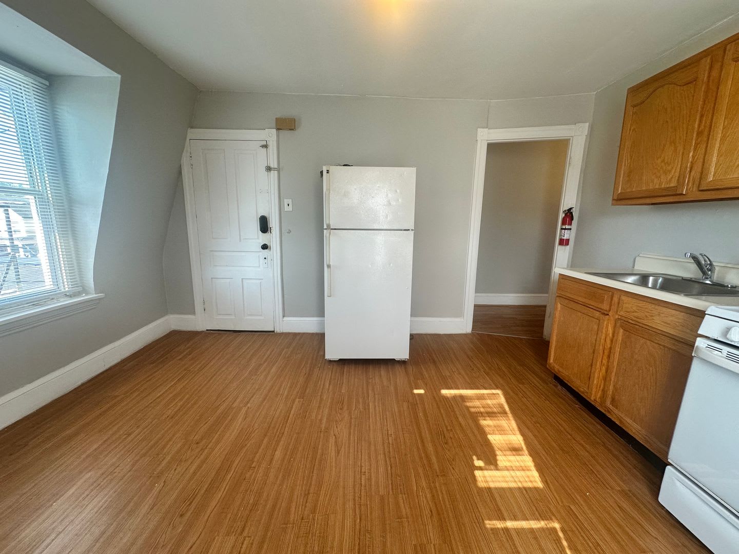 406 Windsor Street – photo 5