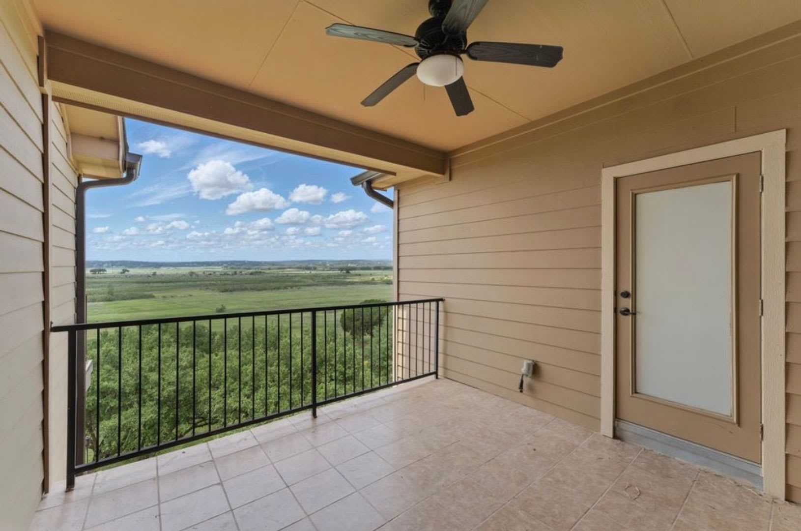 500 Price Drop New On Market – photo 3