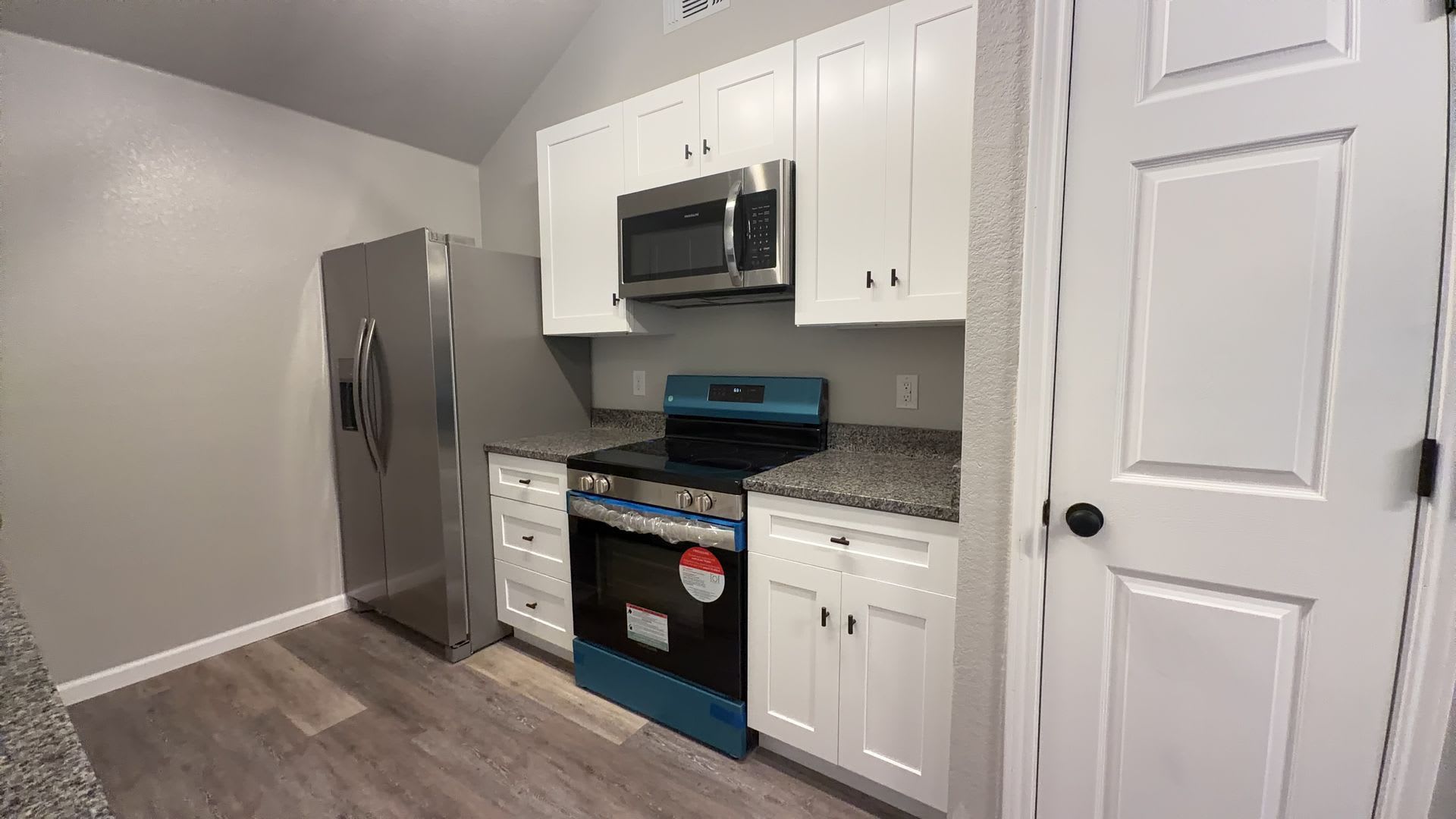 802 SAMUEL DRIVE – photo 5