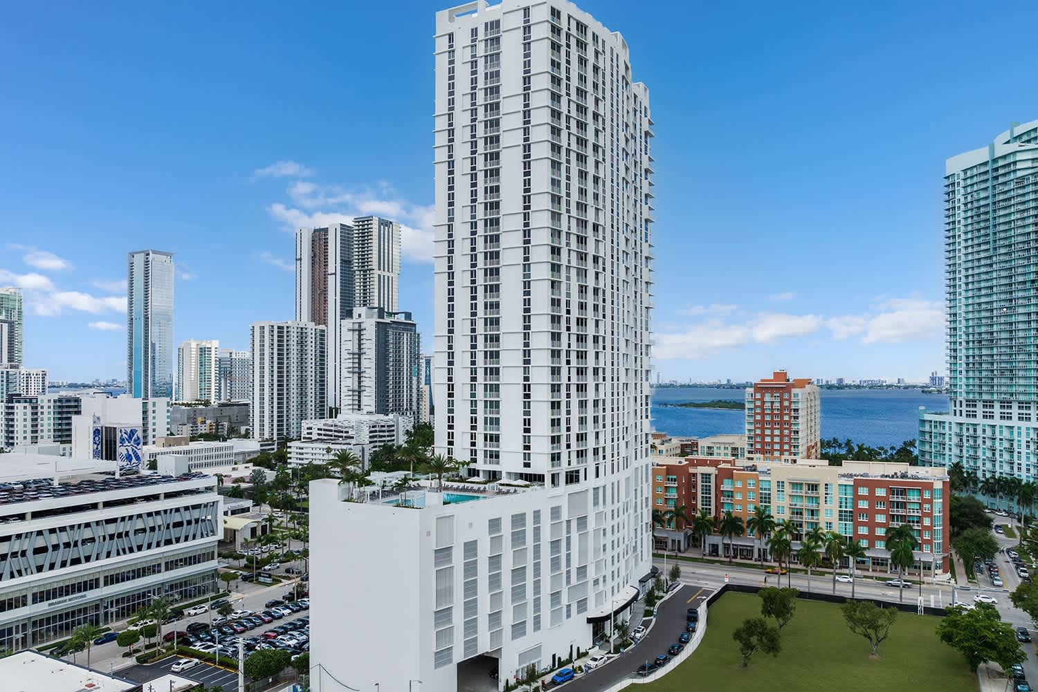 2000 Biscayne – photo 1
