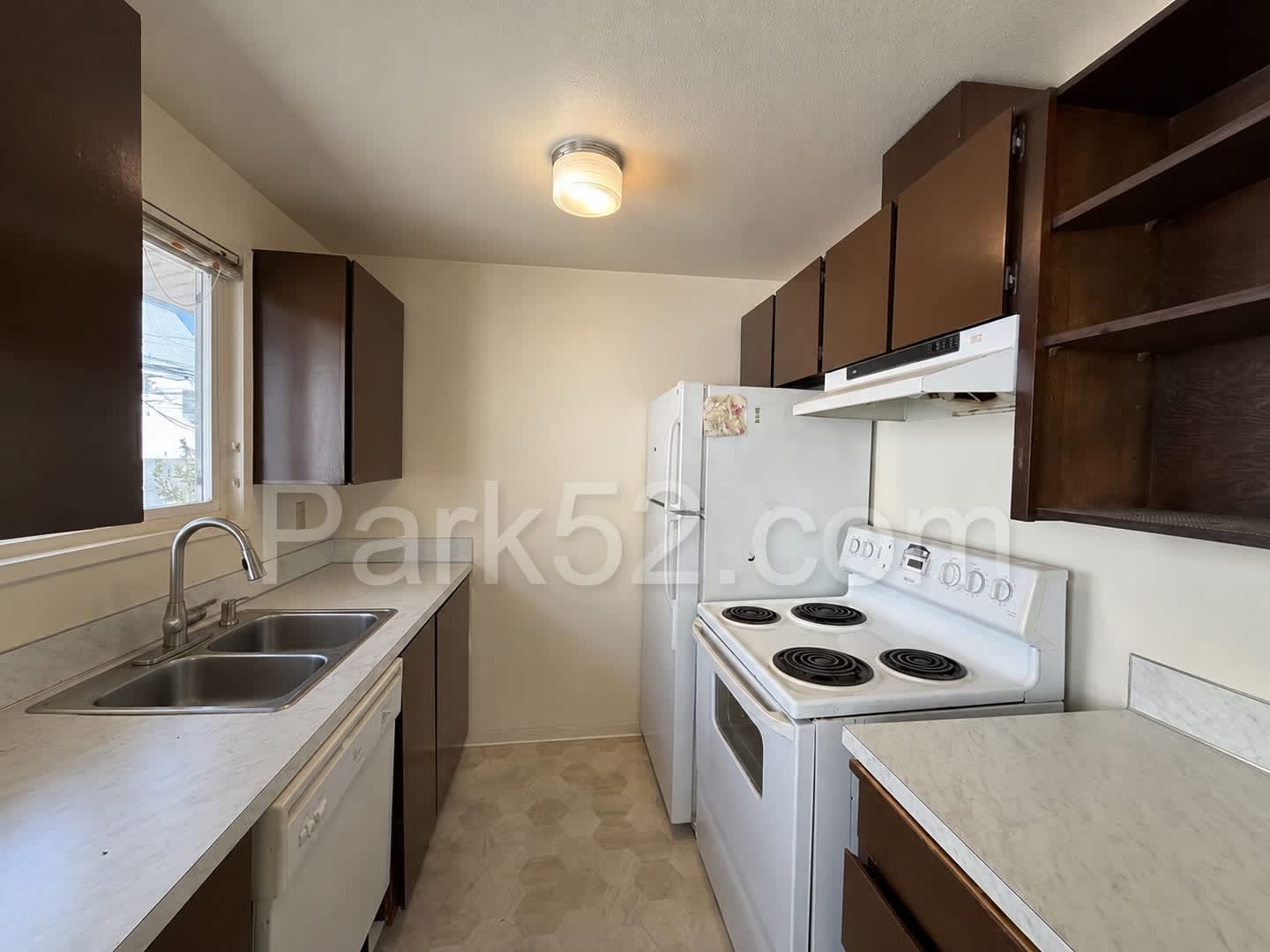 Indoor Cat Friendly Upper Level North Tacoma Apartment – photo 5