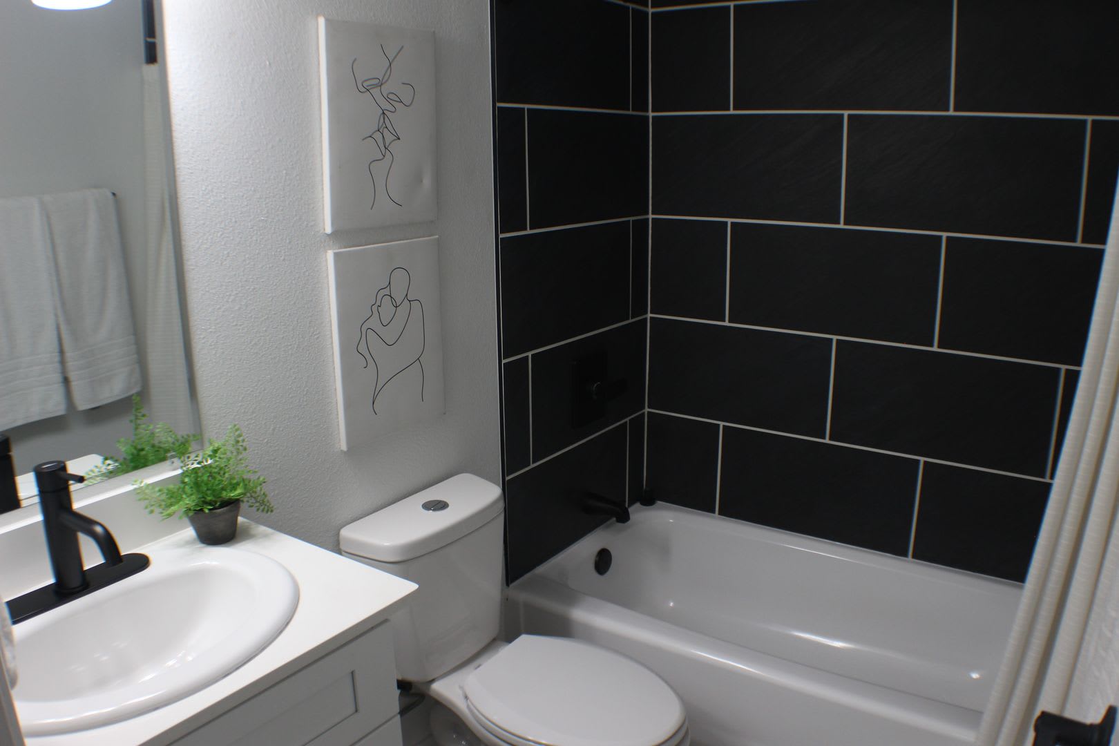 Move In Special Renovated 2 Bedroom 1 5 Bathroom Condo In South Bend 1 435 Month Accepting Section 8 Lawn Care Snow Removal Included – photo 5