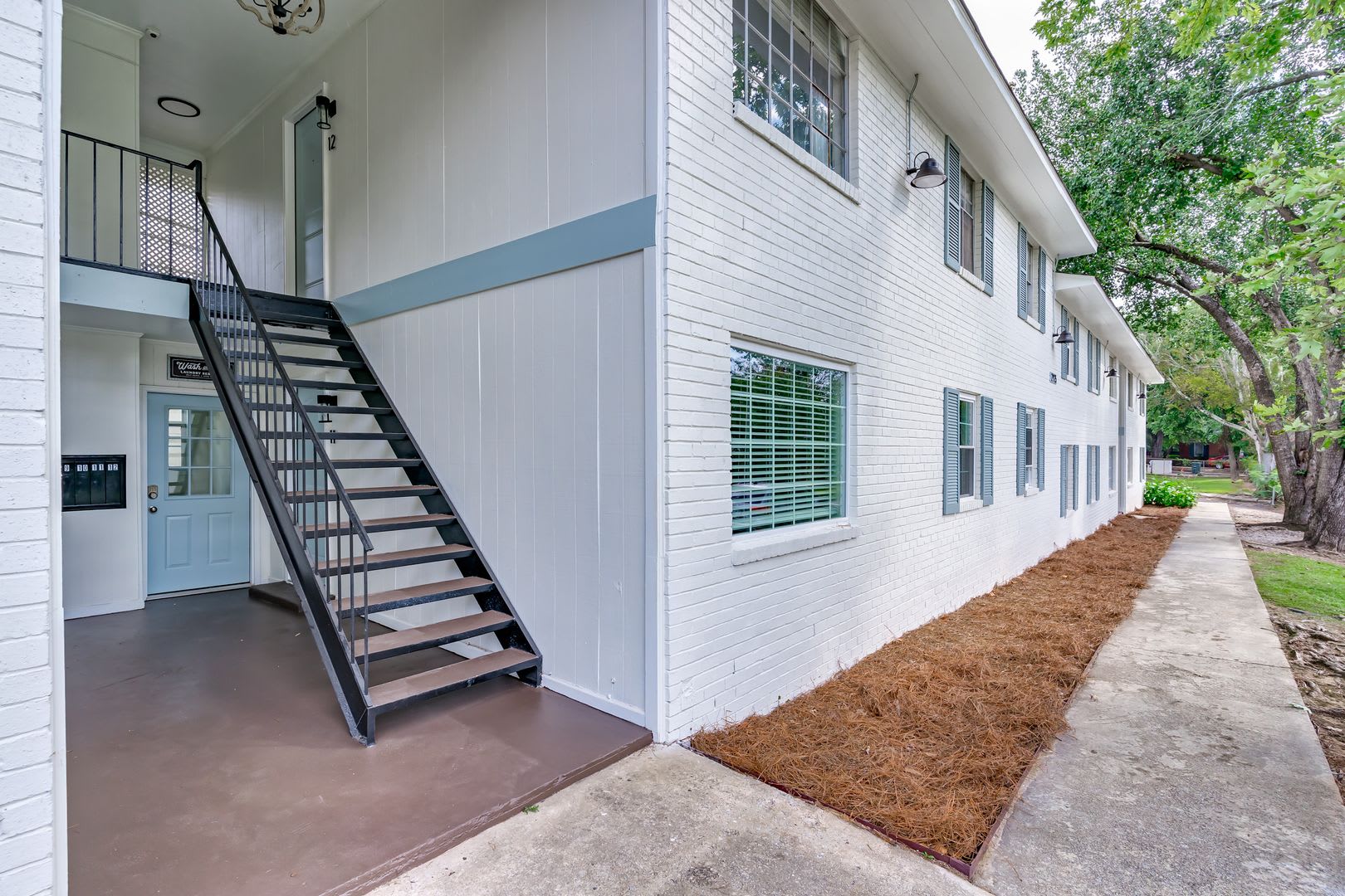Charming 2-bedroom, 1-bath apartment located in the highly sought-after Rosewood area! – photo 5