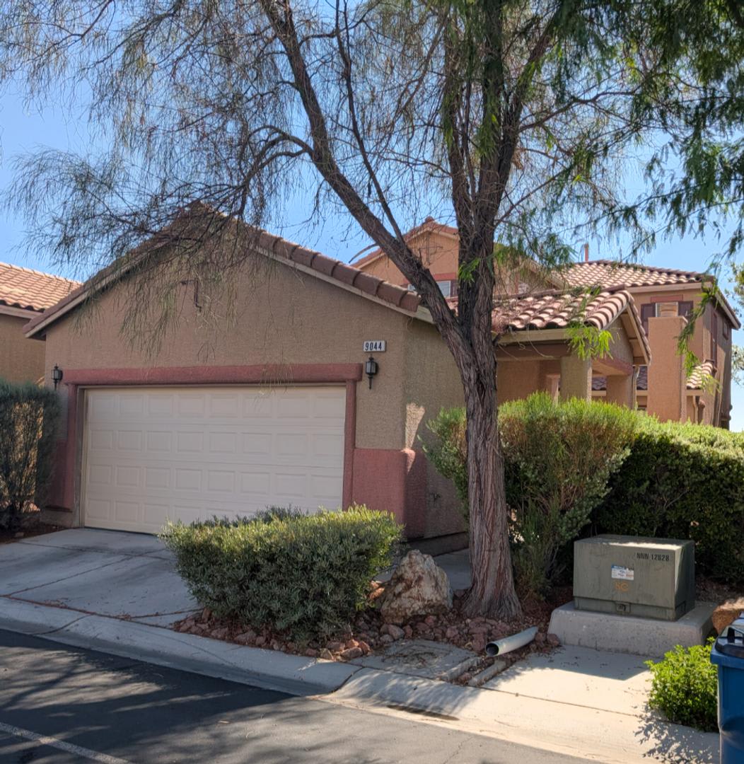 Southwest 4 Bed with Courtyard – photo 4