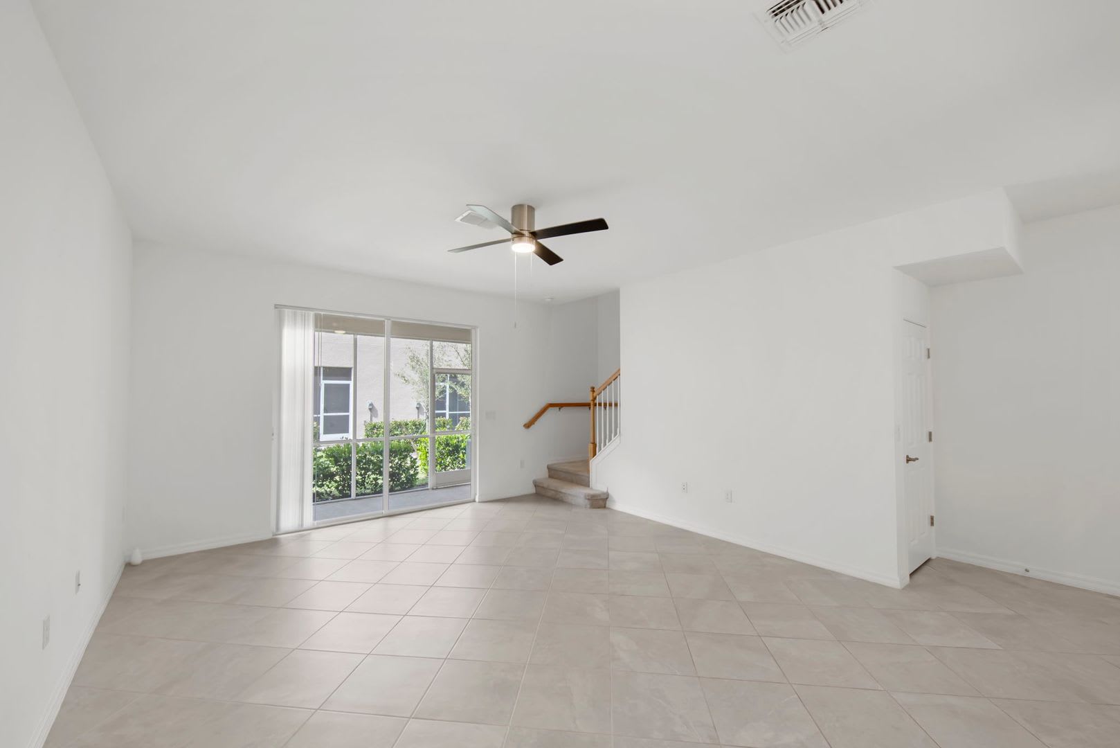 2827 BLOSSOM WAY- 3 BEDROOM TOWNHOUSE IN ORANGE BLOSSOM – photo 4