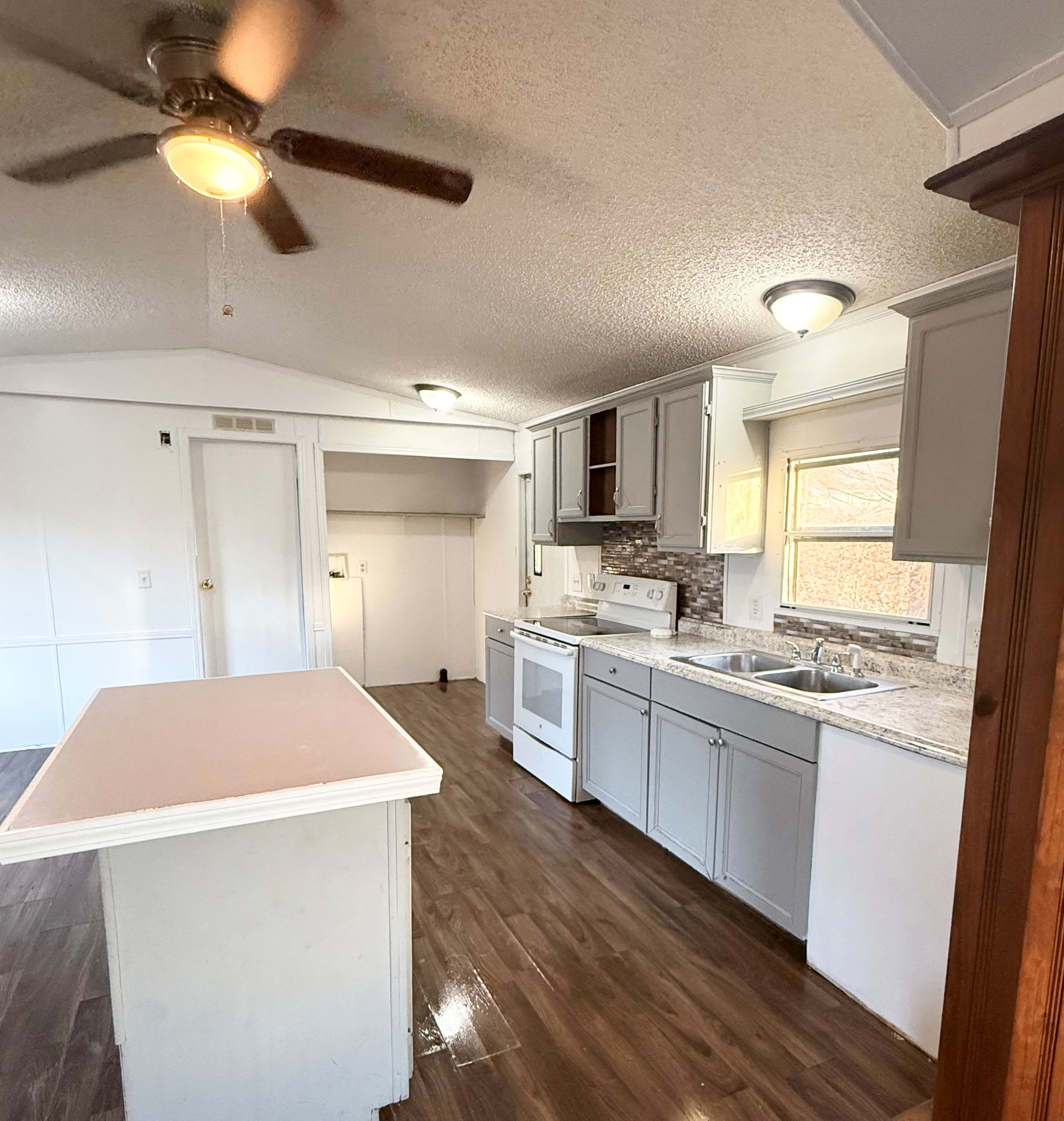 22 Forrest Cir – photo 2