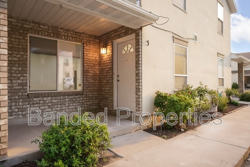 325 East Mill Street South – photo 2