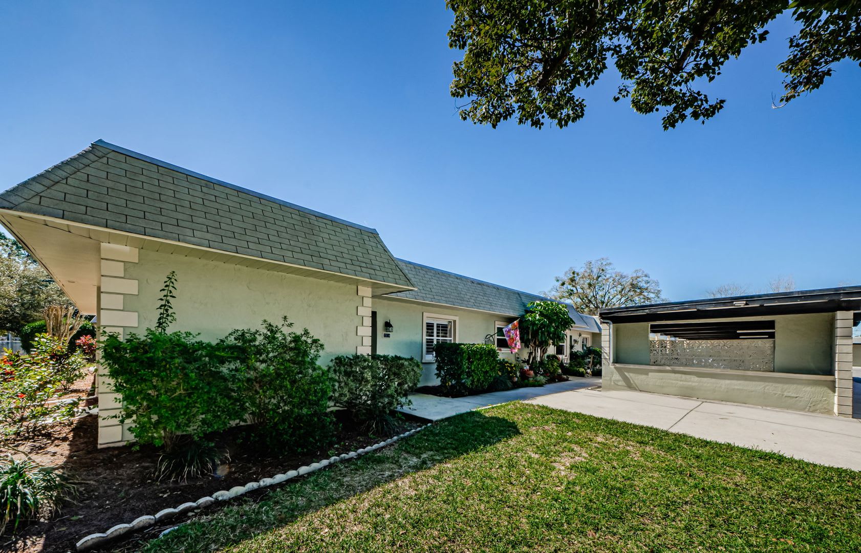Beautiful 2 bed 2 bath in New Port Richey – photo 4