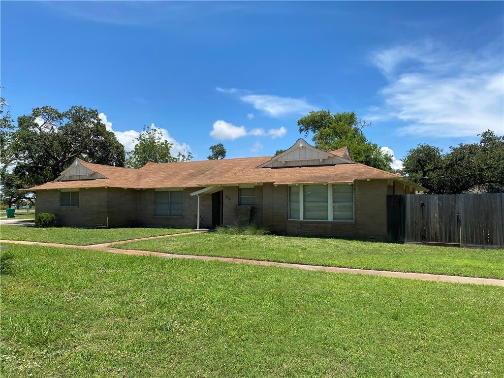 536 W Yoakum Avenue – photo 2