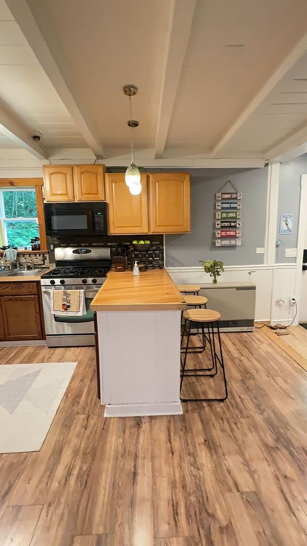 Beautiful Furnished Home with Cozy Rustic Finishes – photo 3