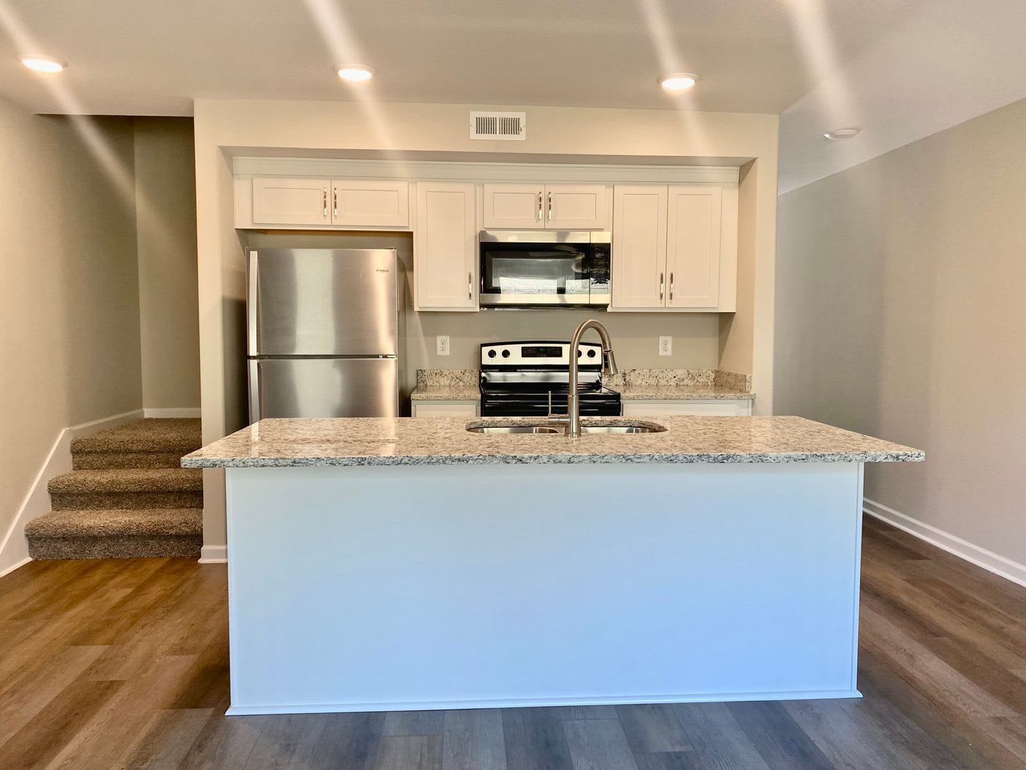 943 Center Rd – photo 3