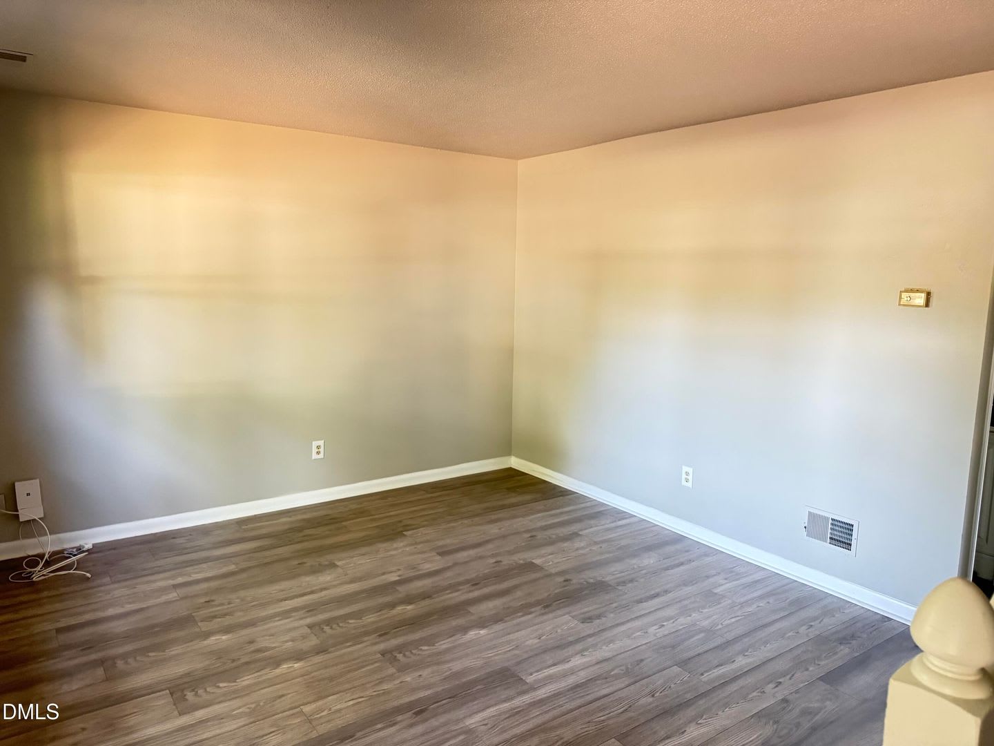 4401 Bleeker Court – photo 2