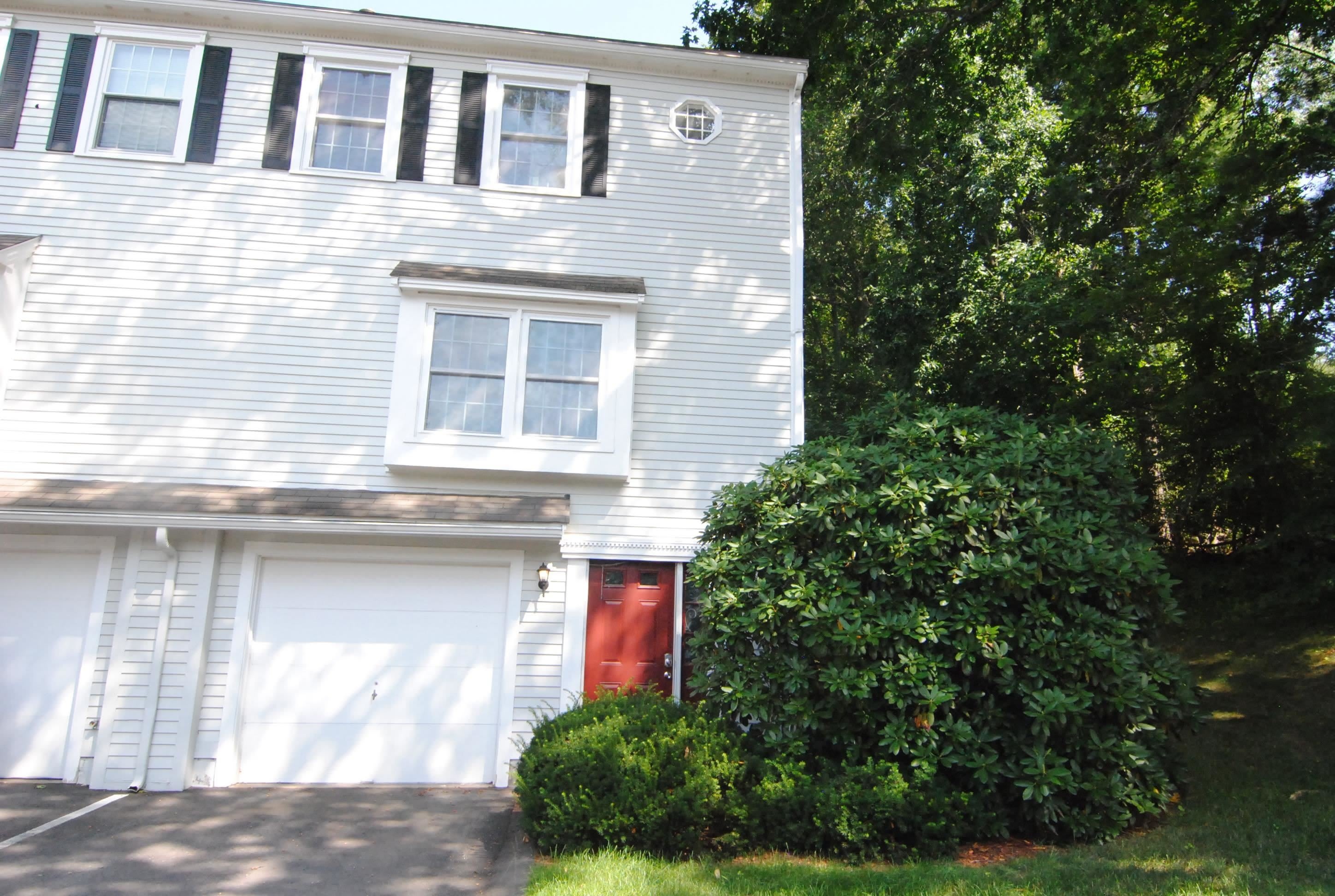 74 Stillwater Drive – photo 3