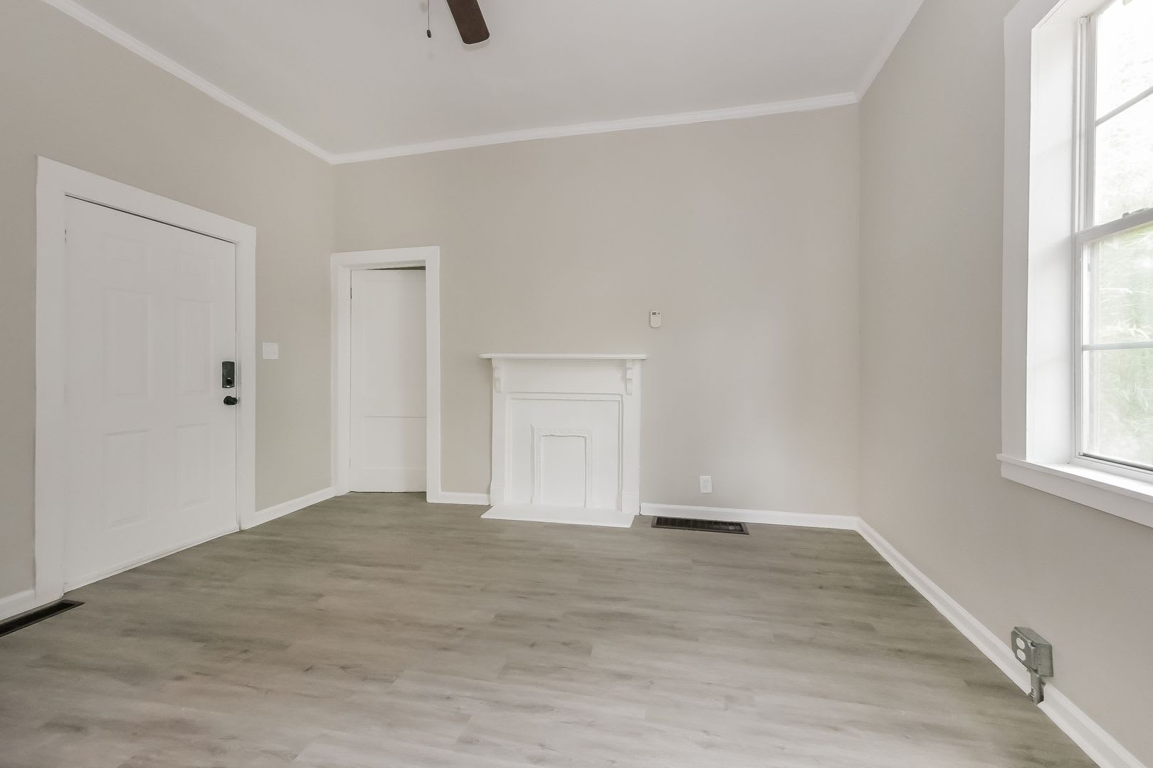 50% off on 1st month's rent – photo 3