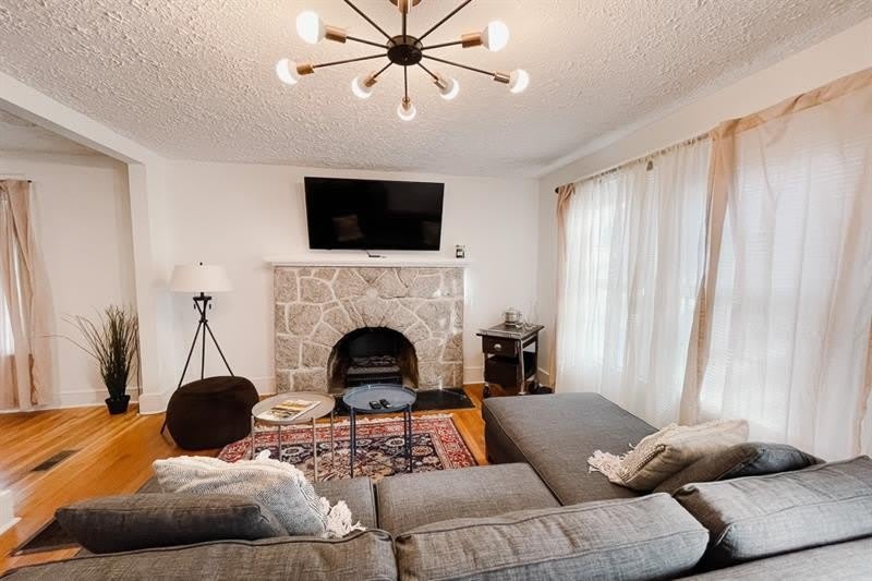 1408 Memorial Drive SE – photo 1