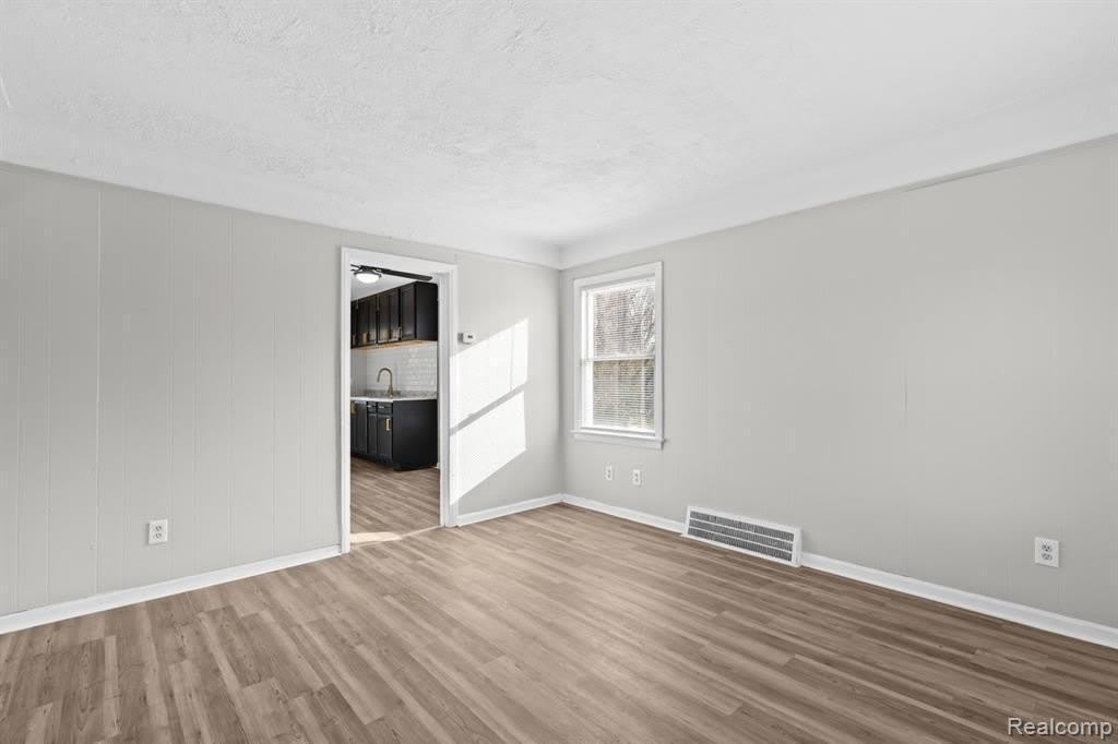 19450 Heyden Street – photo 3