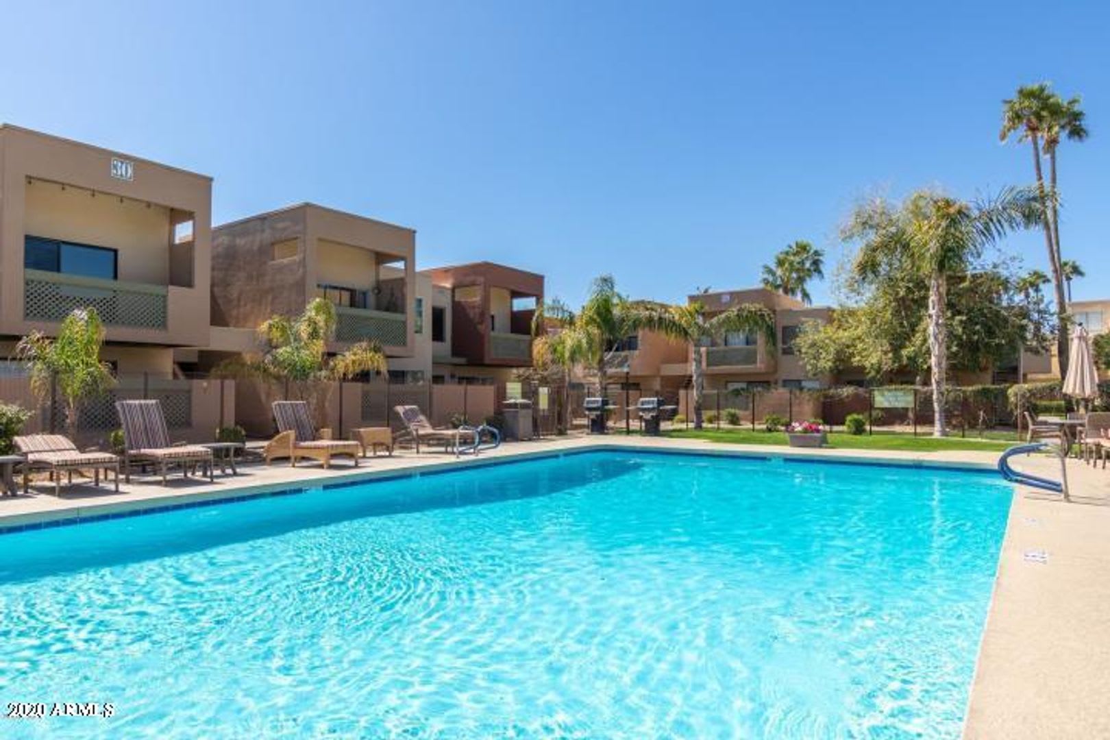 Two bedroom, two bathroom Scottsdale Condo! – photo 3